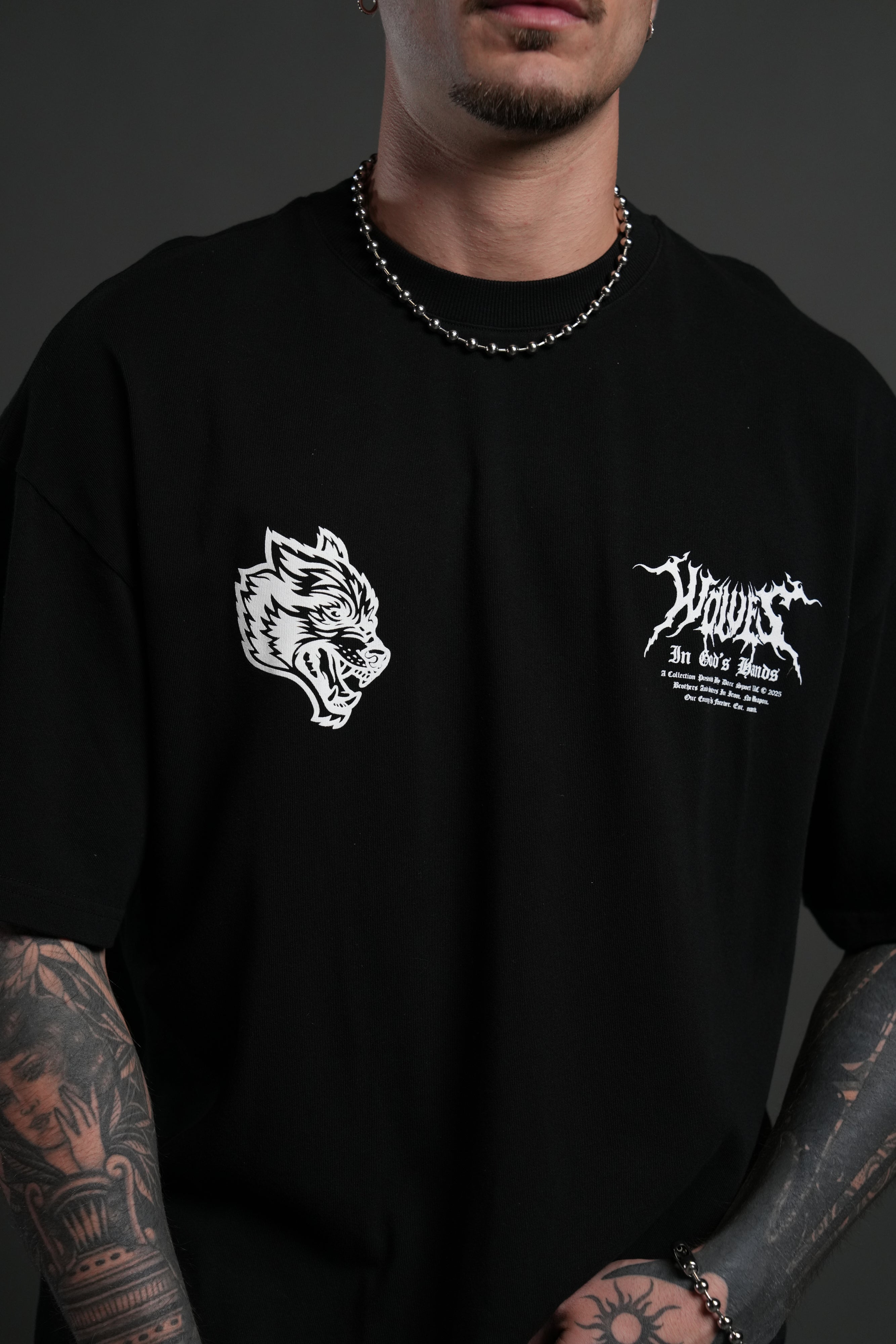 Through The Clouds "Premium" Oversized Tee in Black — imagem 7