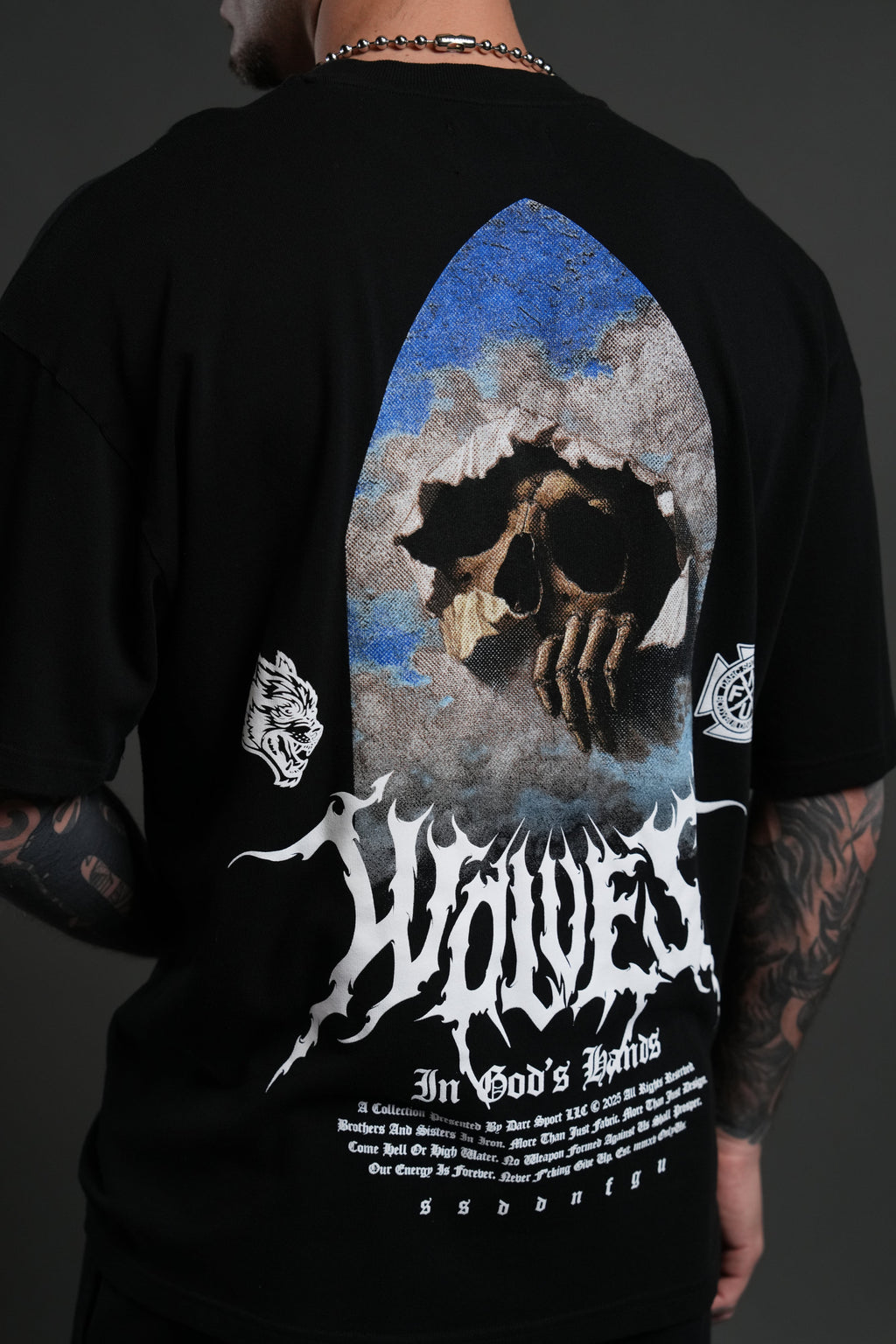 Through The Clouds "Premium" Oversized Tee in Black — imagem 8