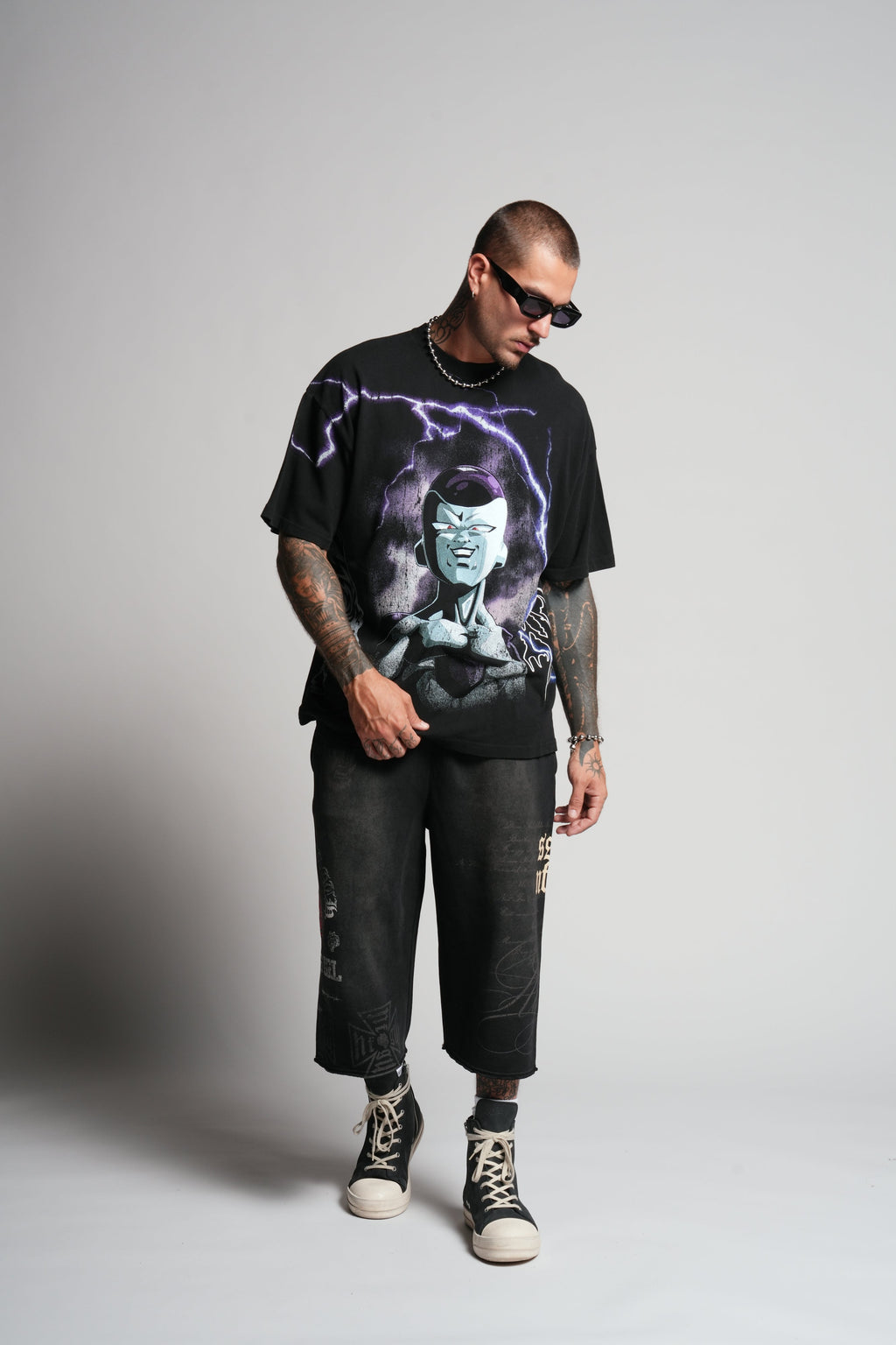 Frieza Energy "Premium" Oversized Tee in Black — imagem 5