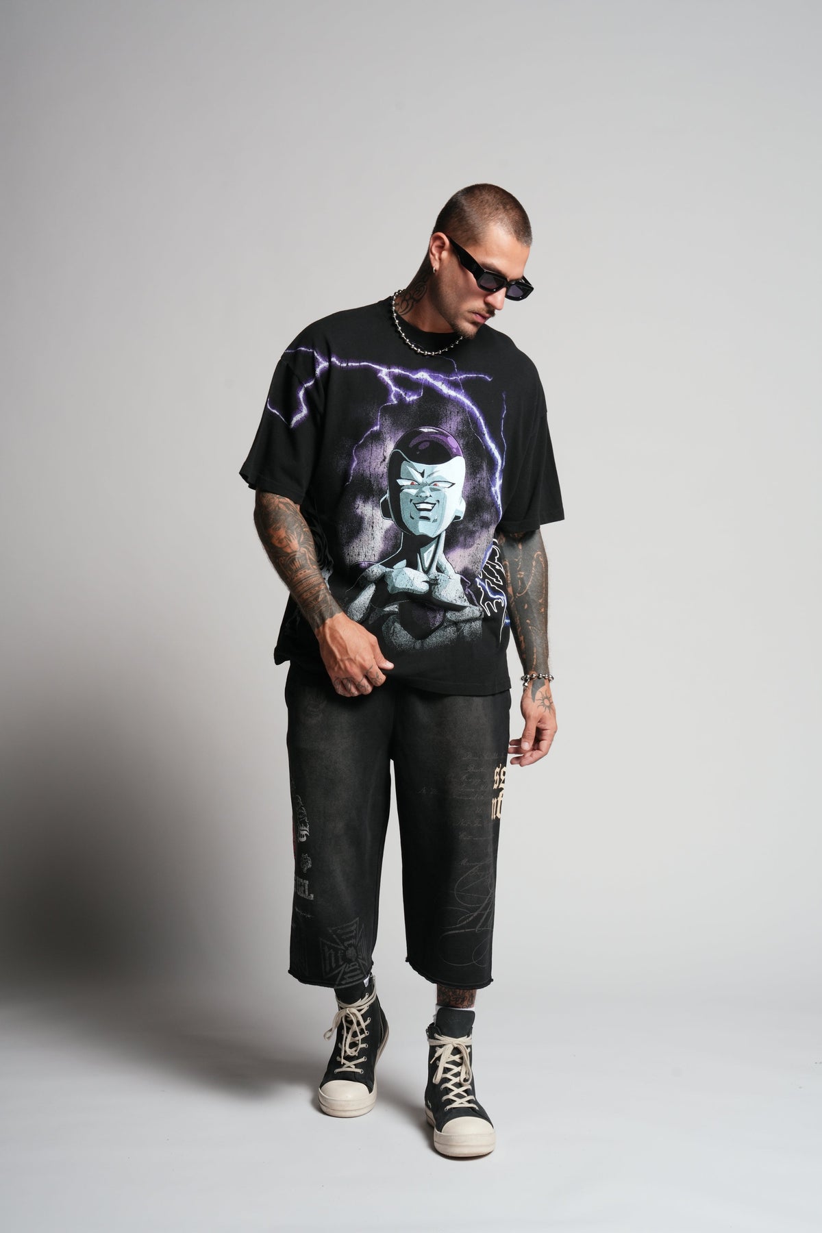 Frieza Energy "Premium" Oversized Tee in Black — imagem 5