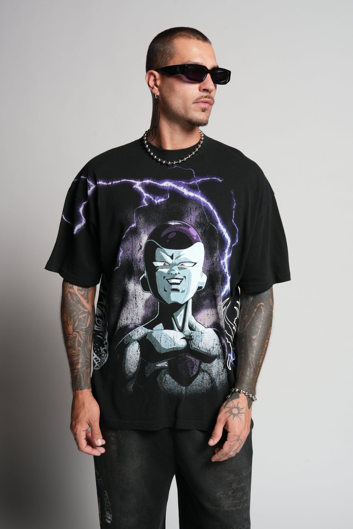 Frieza Energy "Premium" Oversized Tee in Black — imagem 4