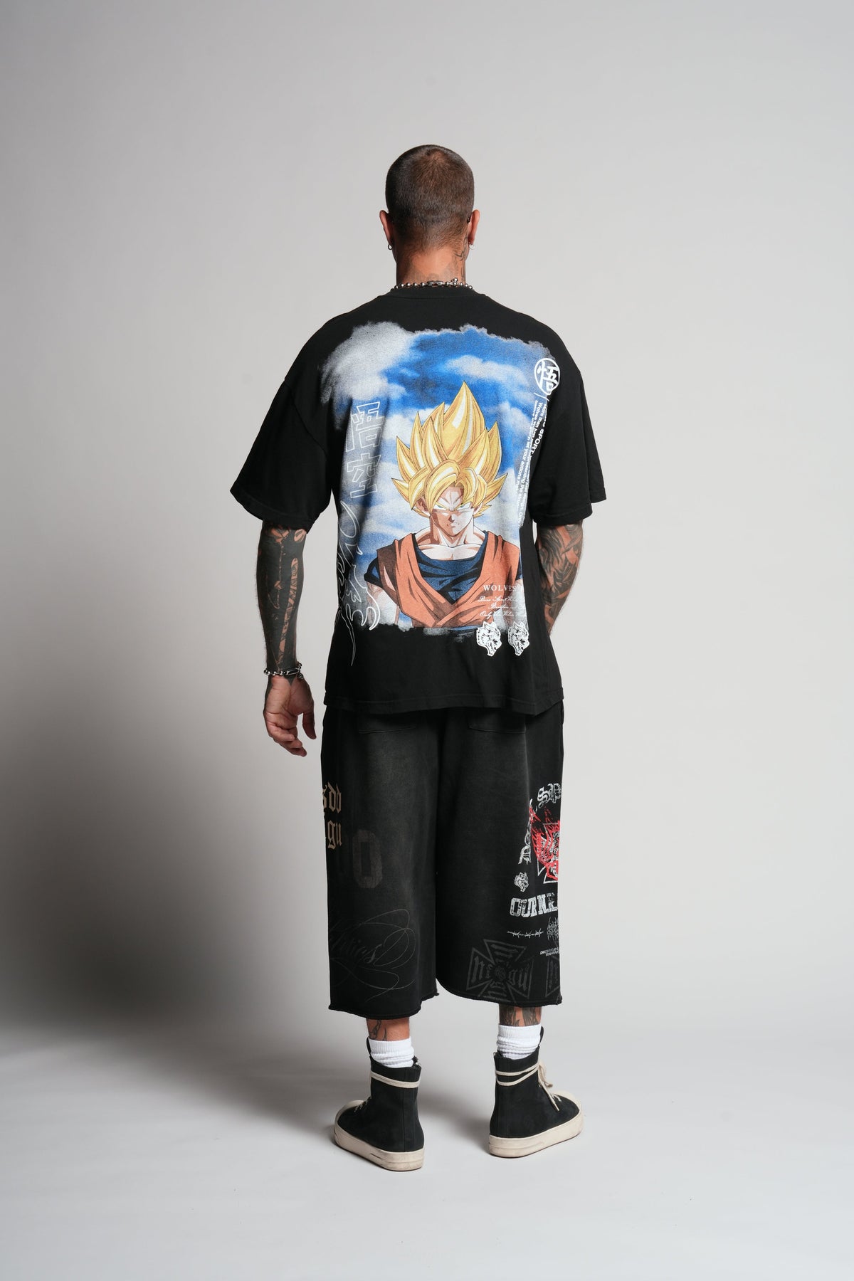 Goku "Premium" Oversized Tee in Black — imagem 6