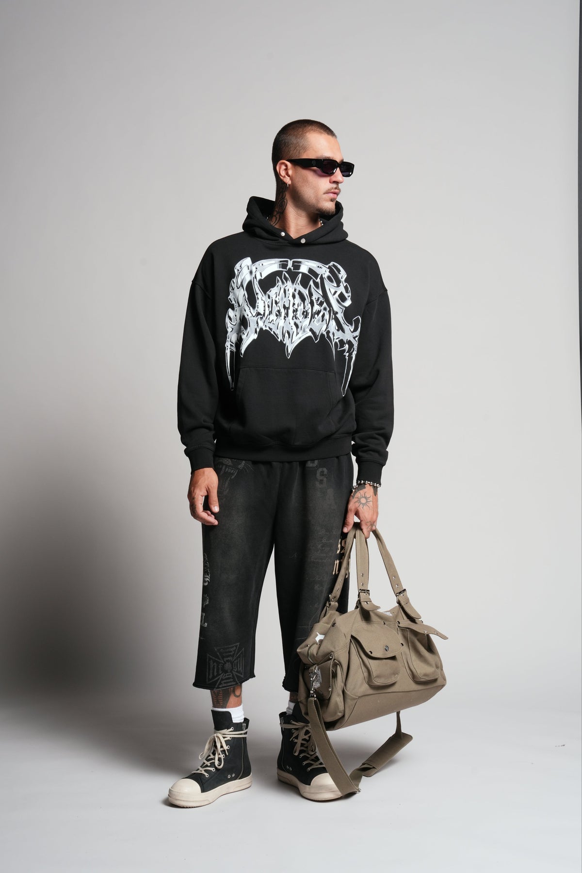 Absolute Form "Pierce" Hoodie in Black — imagem 5
