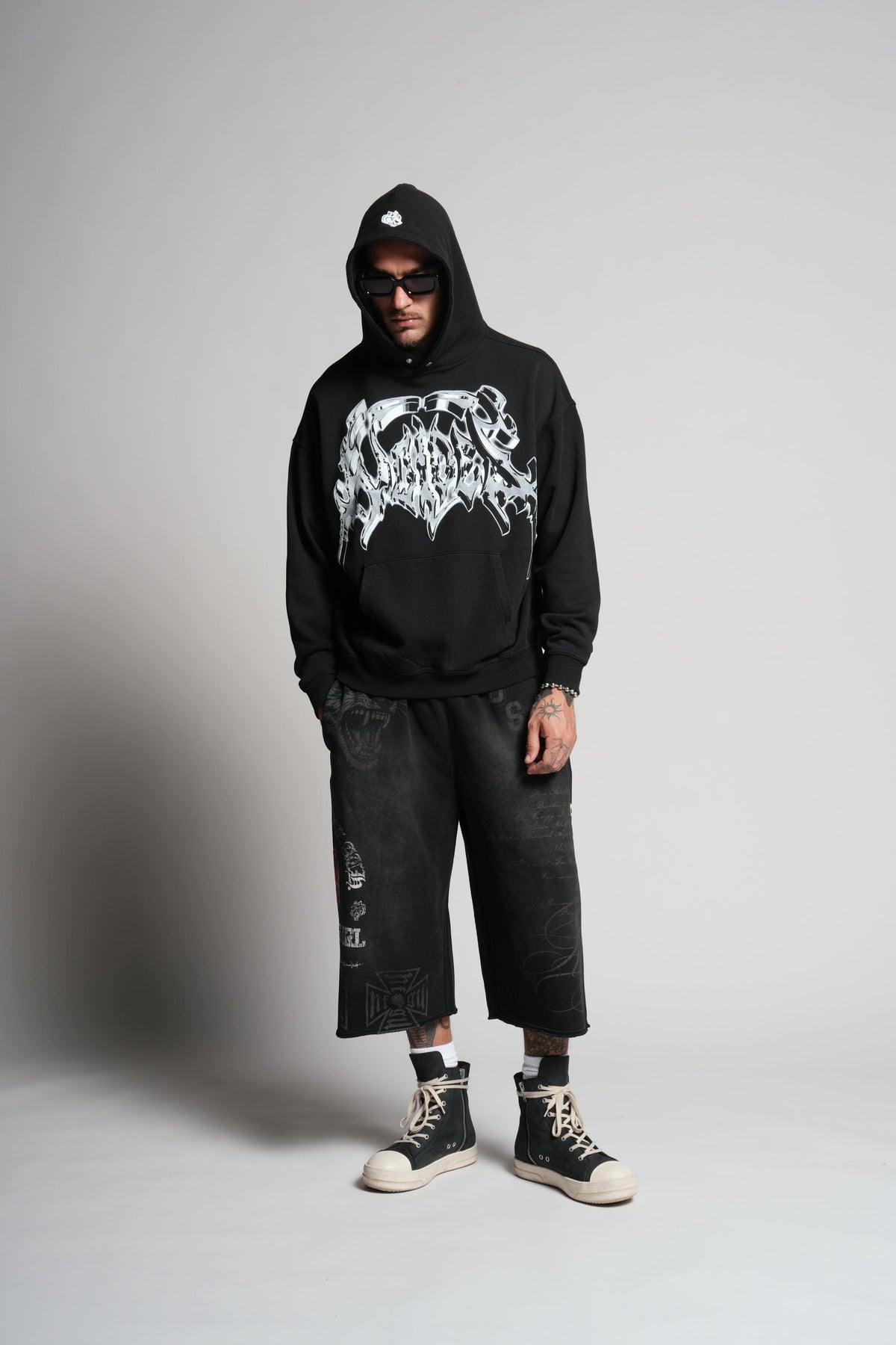 Absolute Form "Pierce" Hoodie in Black — imagem 6