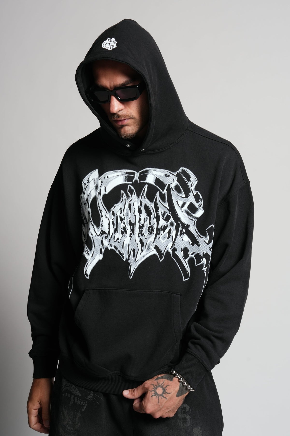 Absolute Form "Pierce" Hoodie in Black — imagem 11