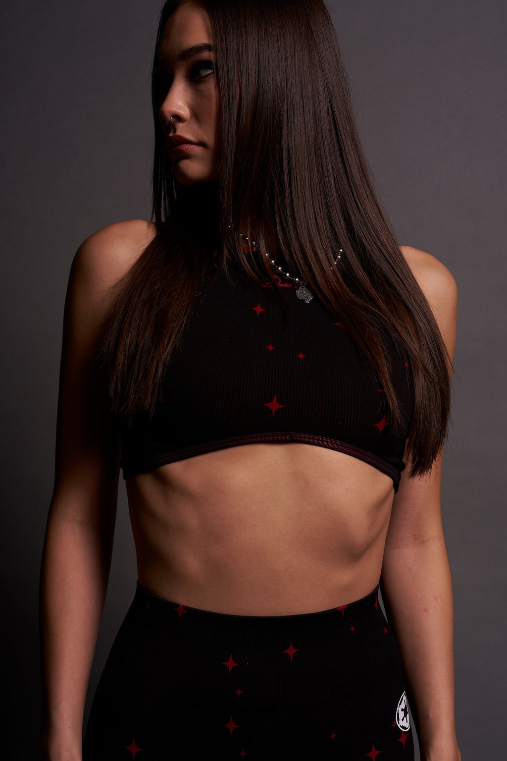 Darc Script "Everson Seamless" Curve Tank in Black/Red Starry Night — imagem 6