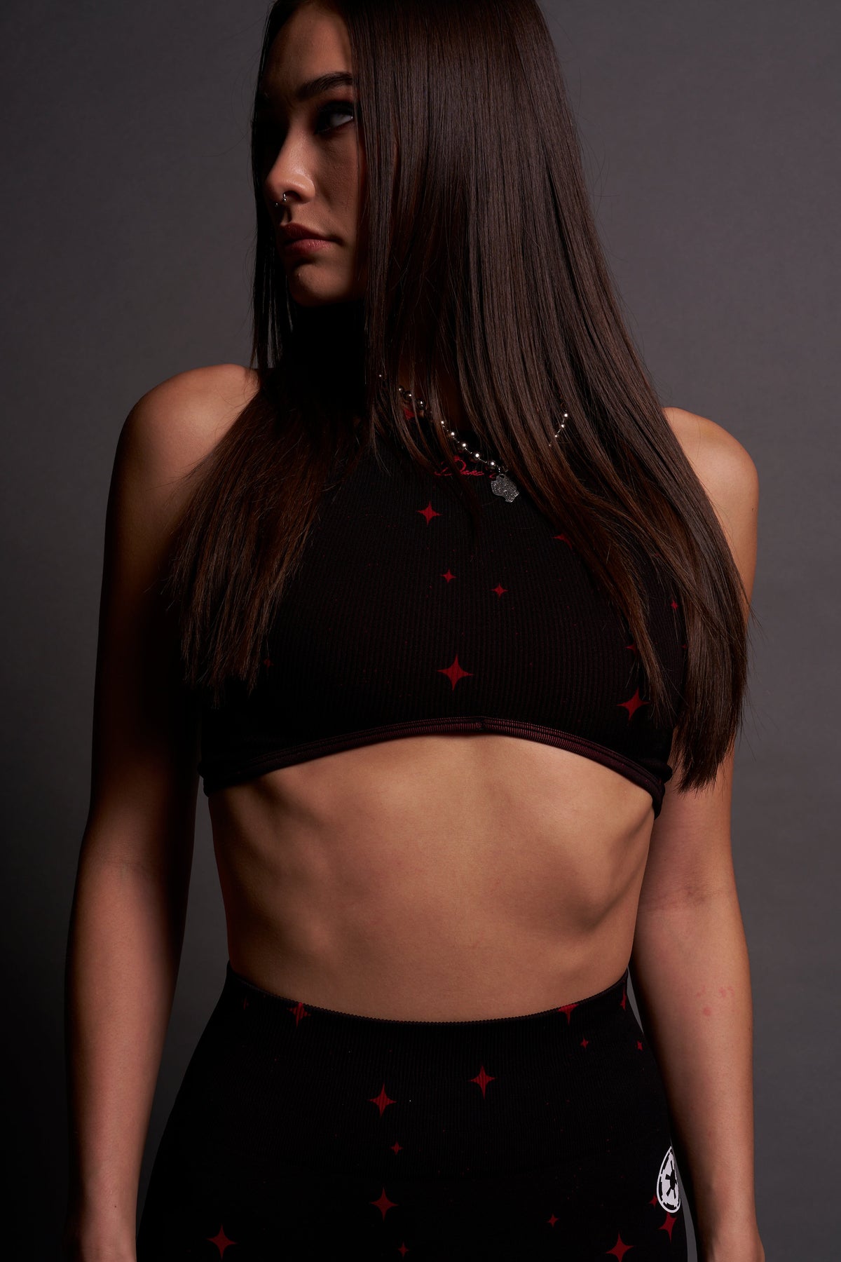 Darc Script "Everson Seamless" Curve Tank in Black/Red Starry Night - imagem 6