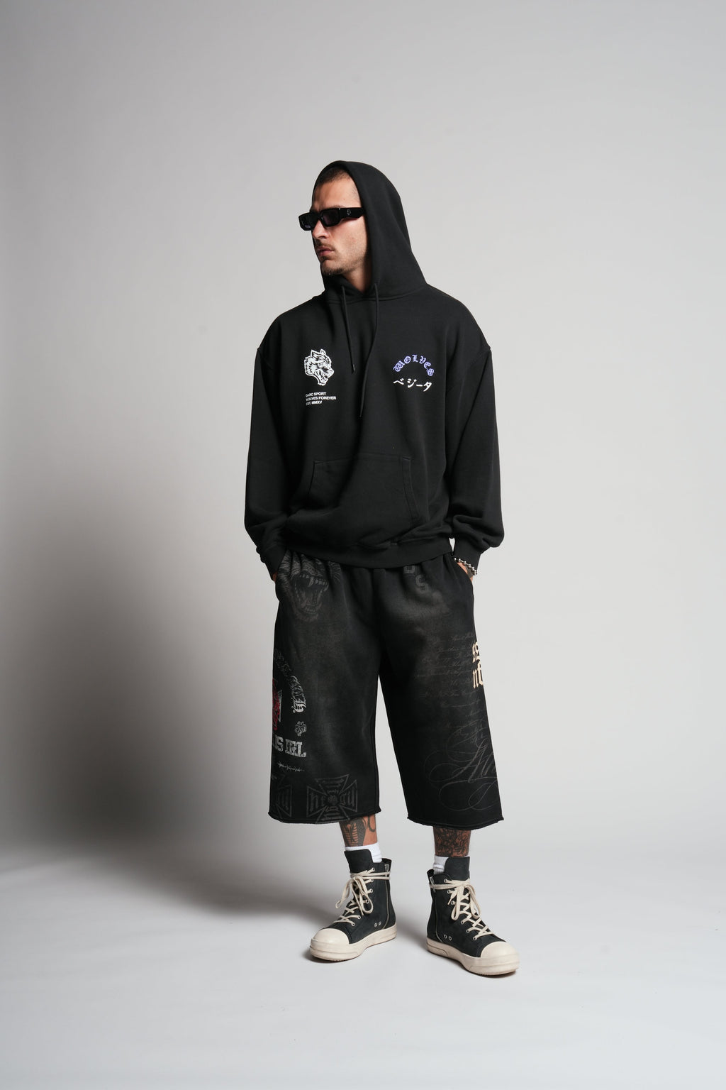One Of Us "Bishop" Hoodie in Black — imagem 5