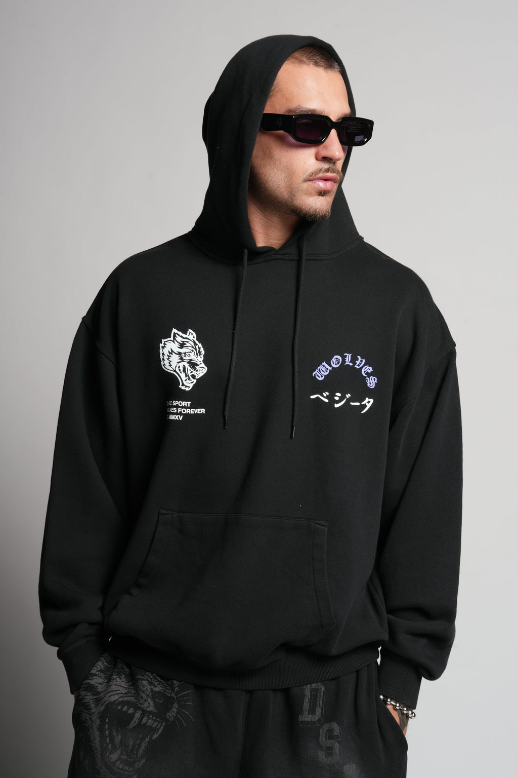 One Of Us "Bishop" Hoodie in Black — imagem 2