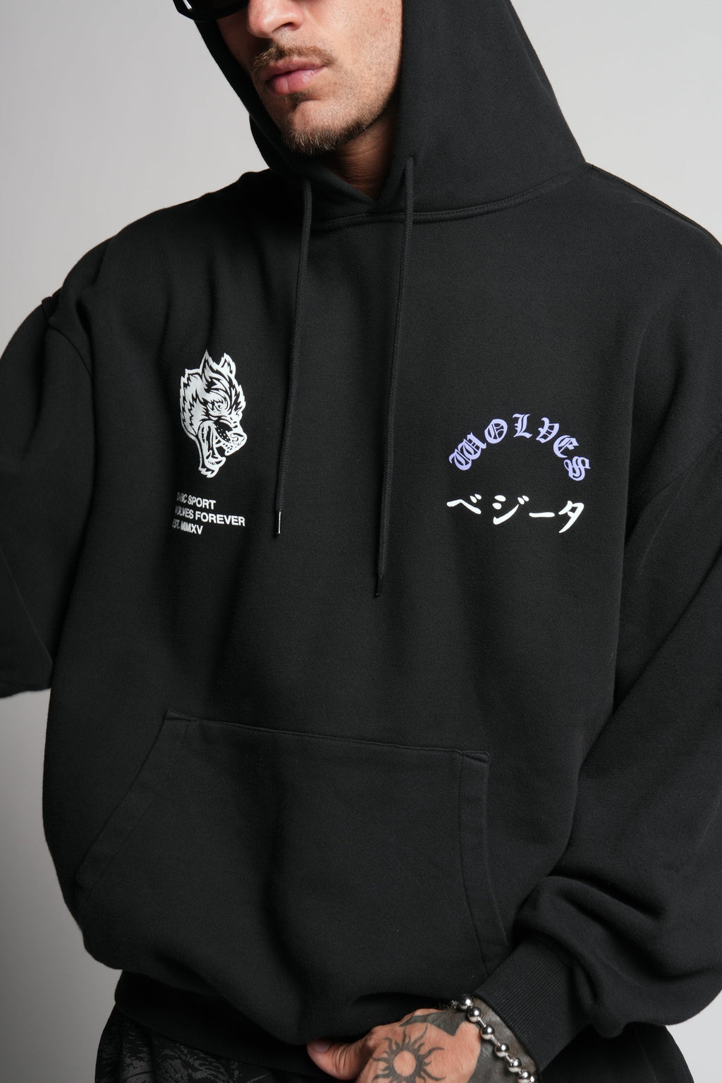 One Of Us "Bishop" Hoodie in Black — imagem 9