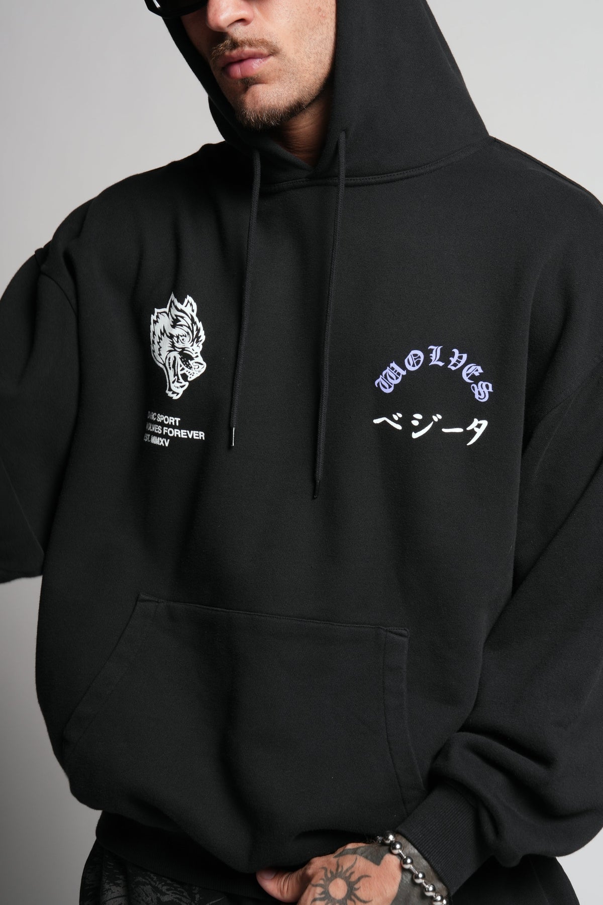One Of Us "Bishop" Hoodie in Black — imagem 9