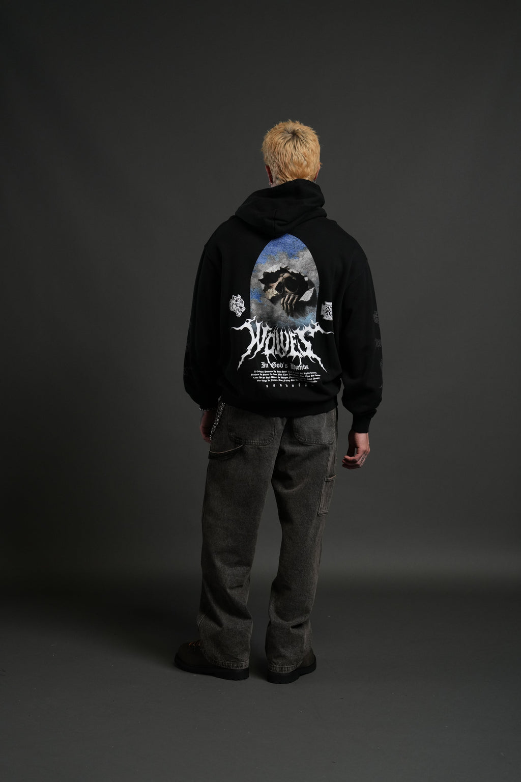Through the Clouds "Pierce" Hoodie in Black — imagem 6