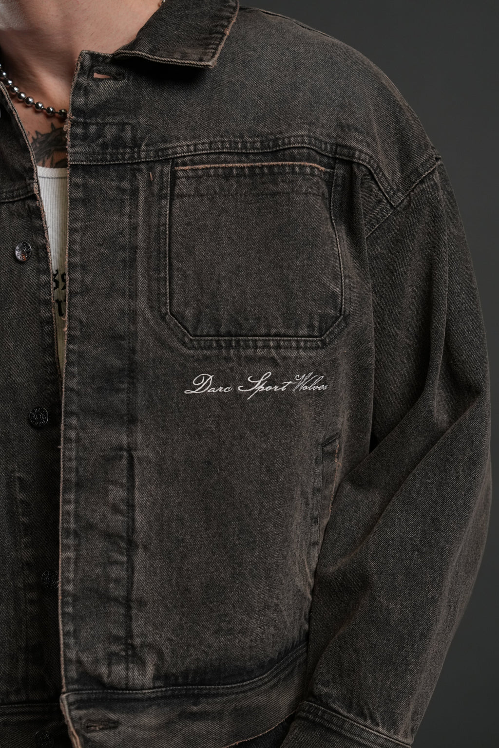 Darc Sport Wolves Jax Denim Jacket in Mojave Brown - imagem 7