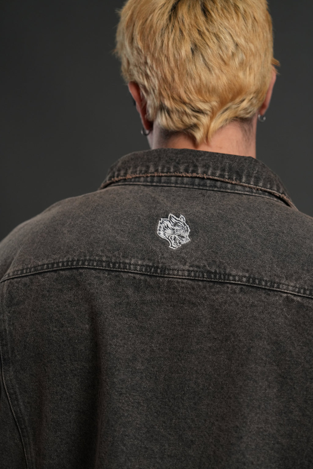 Darc Sport Wolves Jax Denim Jacket in Mojave Brown - imagem 8