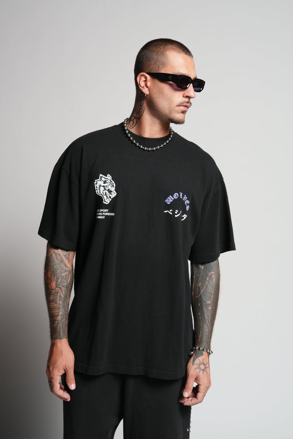 One Of Us "Premium" Oversized Tee in Black — imagem 2