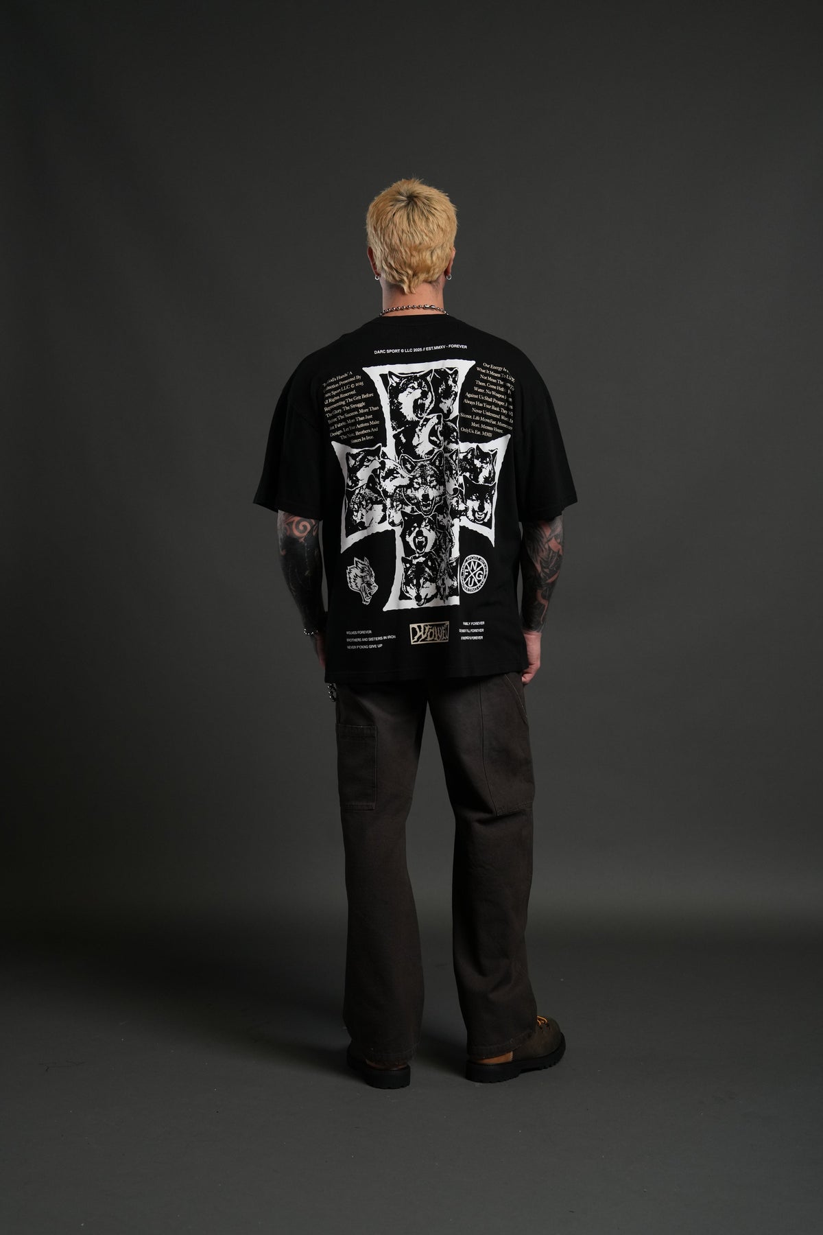 Iron Wolf Pack "Premium" Oversized Tee in Black - imagem 6