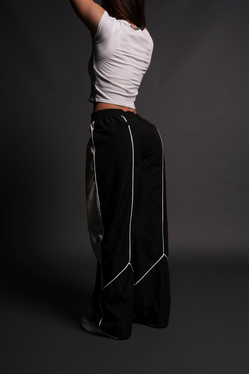 Dual Wolf Quinn Track Pants in Black/Sand — imagem 9