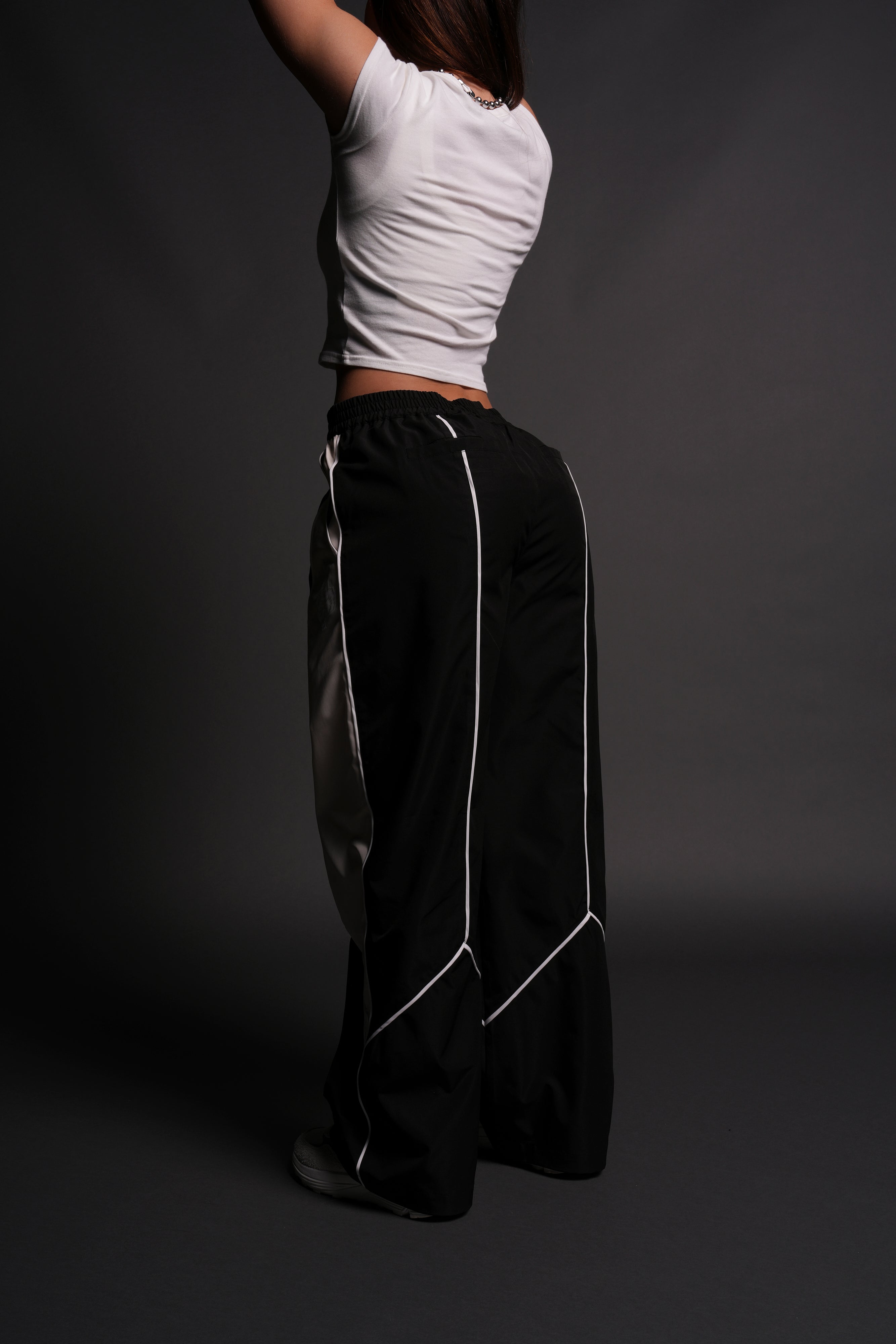 Dual Wolf Quinn Track Pants in Black/Sand — imagem 9