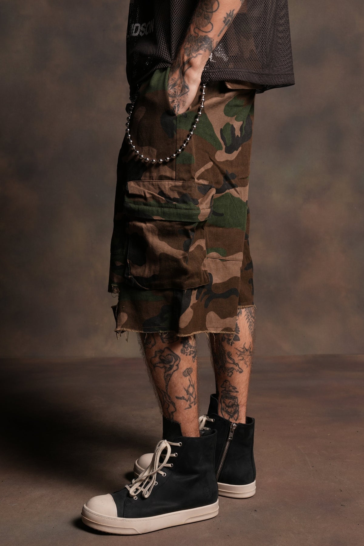 Wolf Chopper Duke Cargo Shorts in Woodland Camo - imagem 4