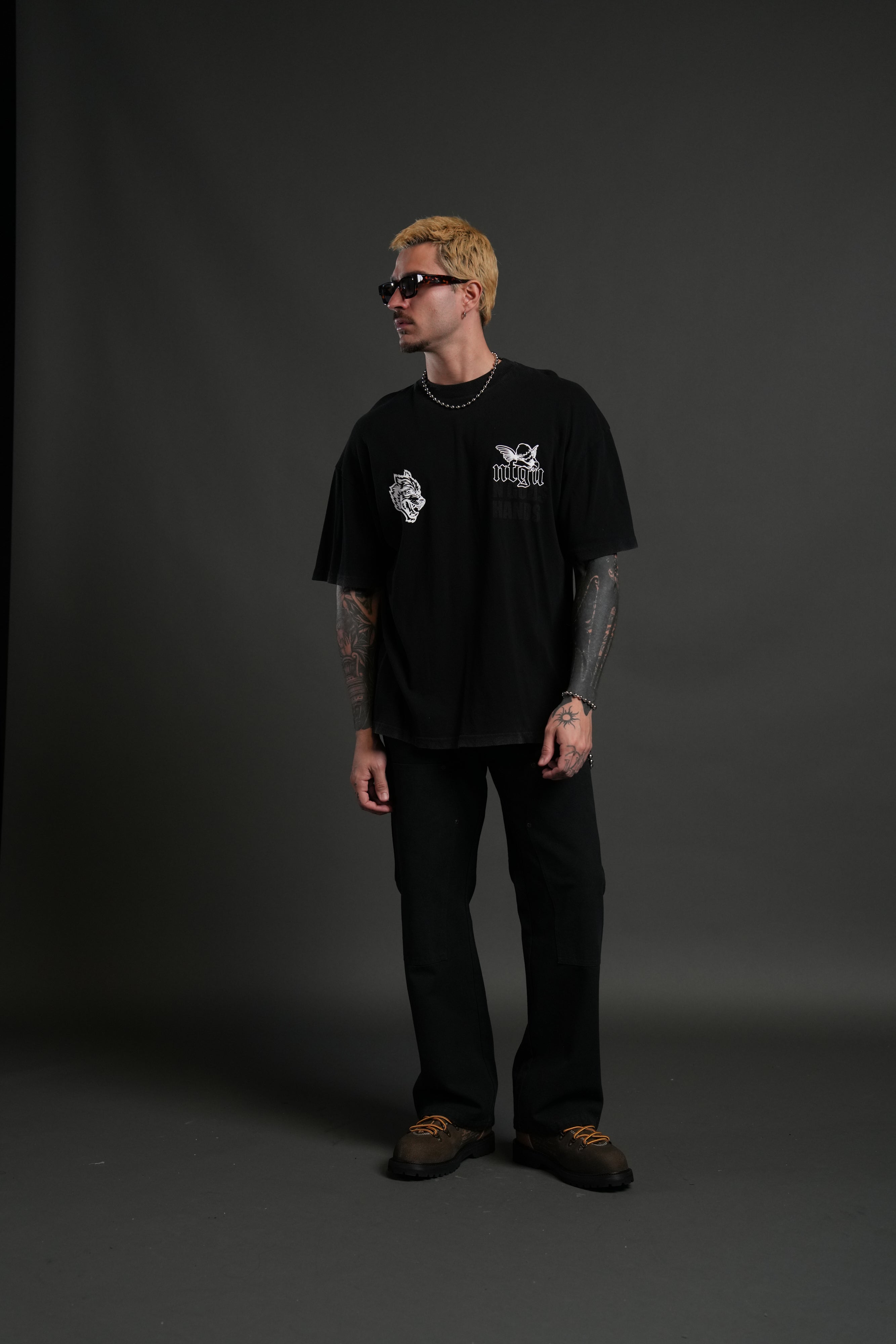 Deliver Us From Evil "Premium" Oversized Tee in Black — imagem 5