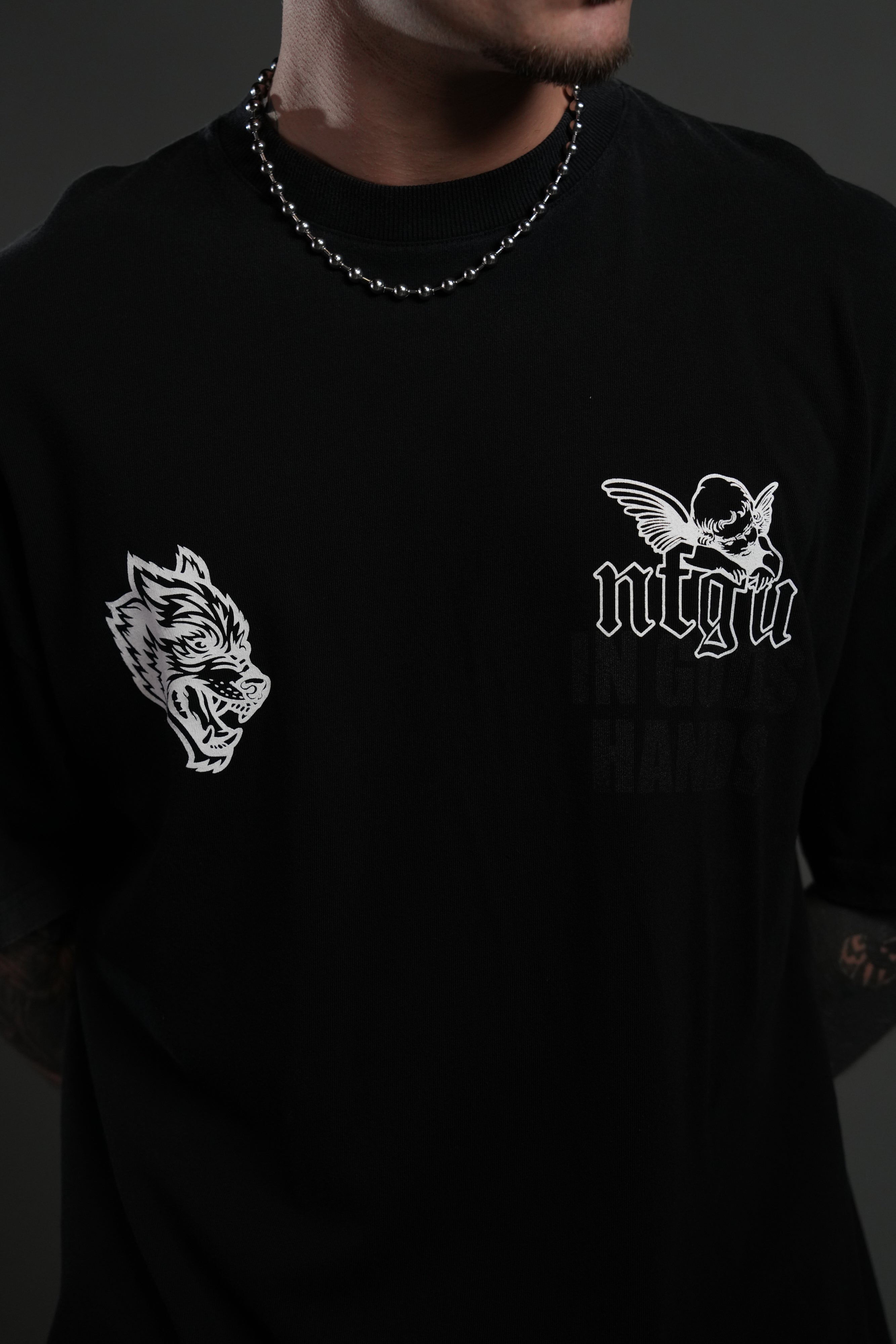 Deliver Us From Evil "Premium" Oversized Tee in Black — imagem 7