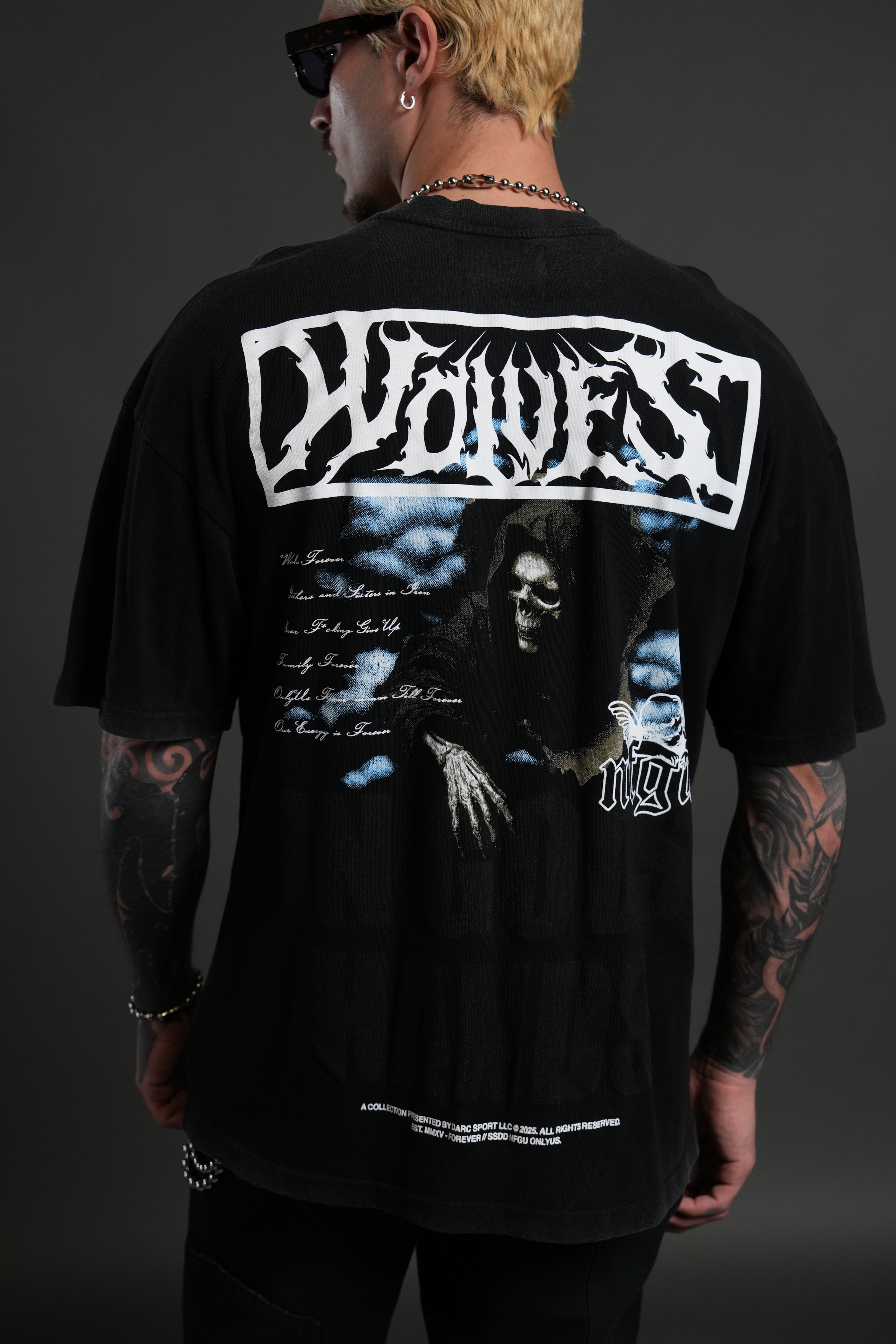 Deliver Us From Evil "Premium" Oversized Tee in Black — imagem 8