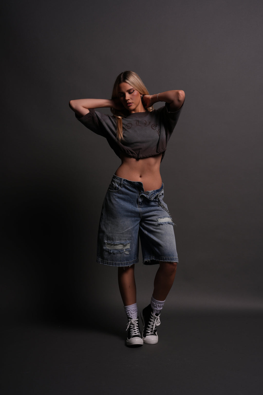 Wolf Chopper Seline Denim Shorts in Light Wash — imagem 12
