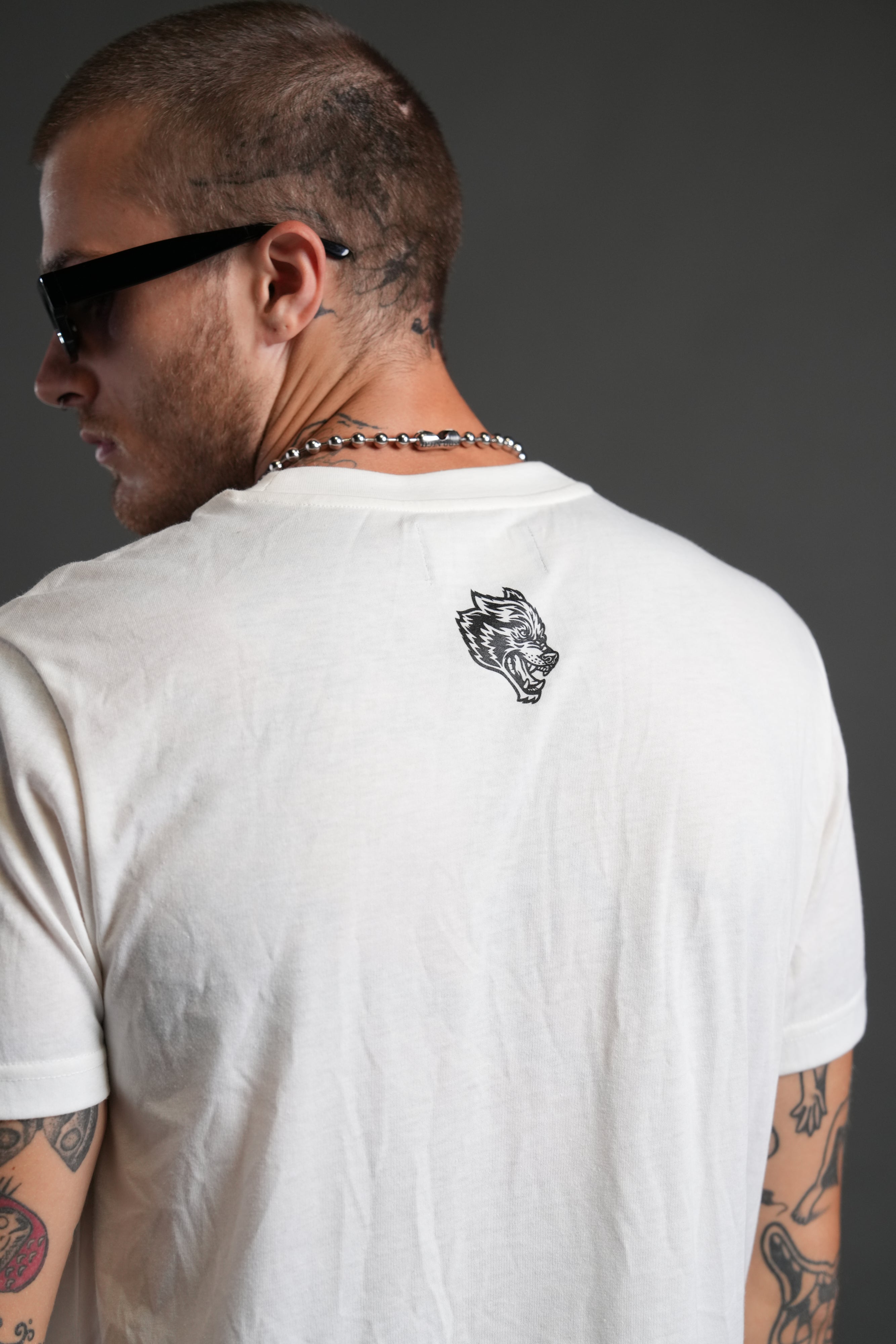 Forged From Iron "J. Dean" Premium Tee in Cream — imagem 8
