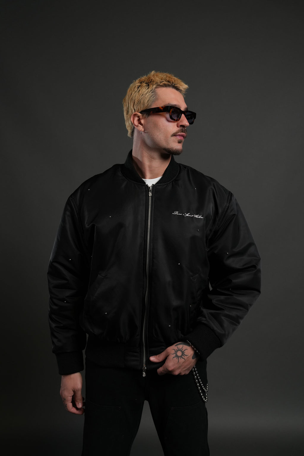 Studded Darc Sport Wolves Remy Bomber Jacket in Black - imagem 8