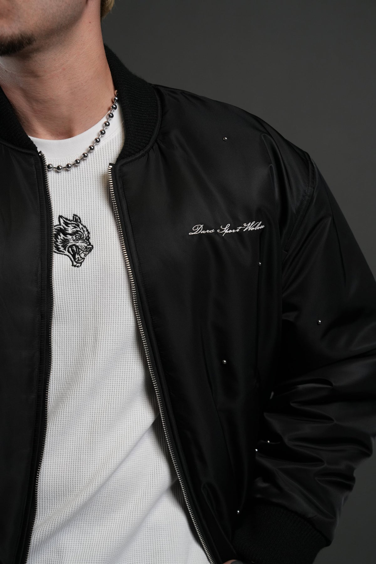 Studded Darc Sport Wolves Remy Bomber Jacket in Black - imagem 10