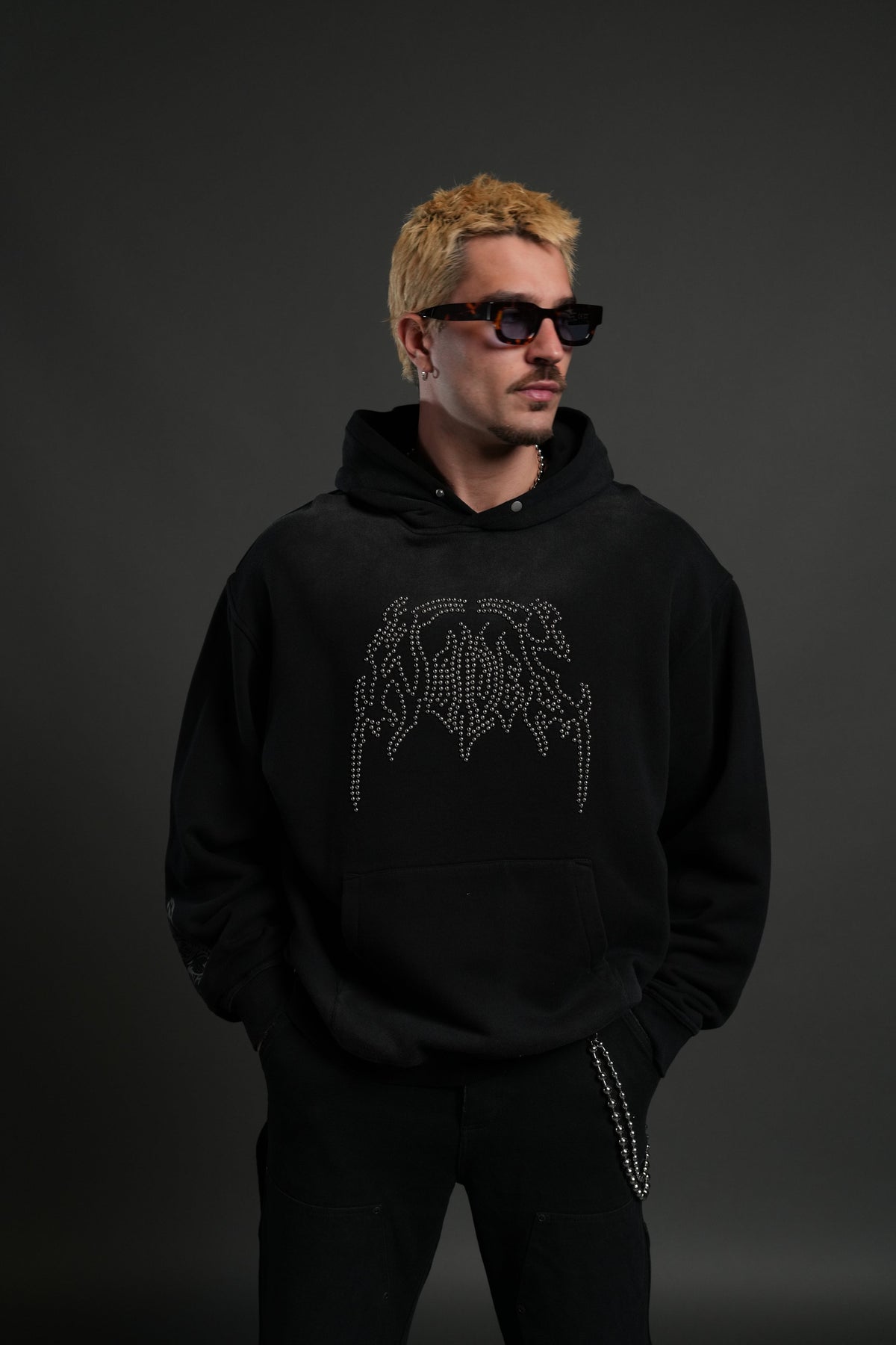 Studded Respect Unisex "Pierce" Hoodie in Black Drift Wash - imagem 2