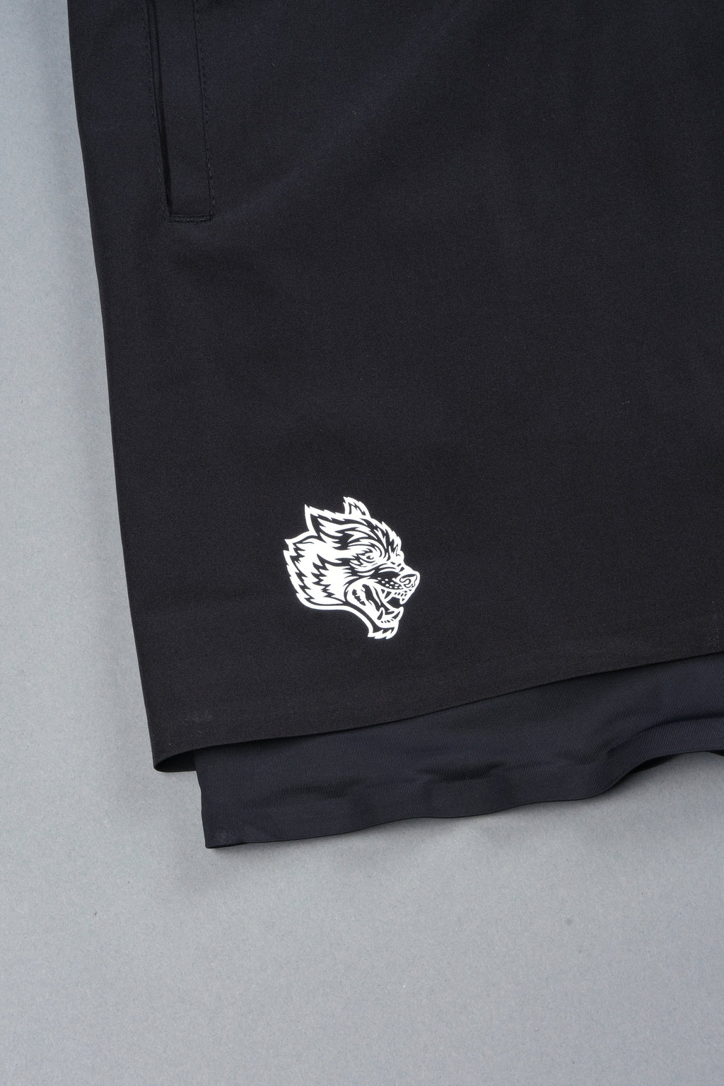 Wolf Pyramid Compression Shorts In Black - imagem 5