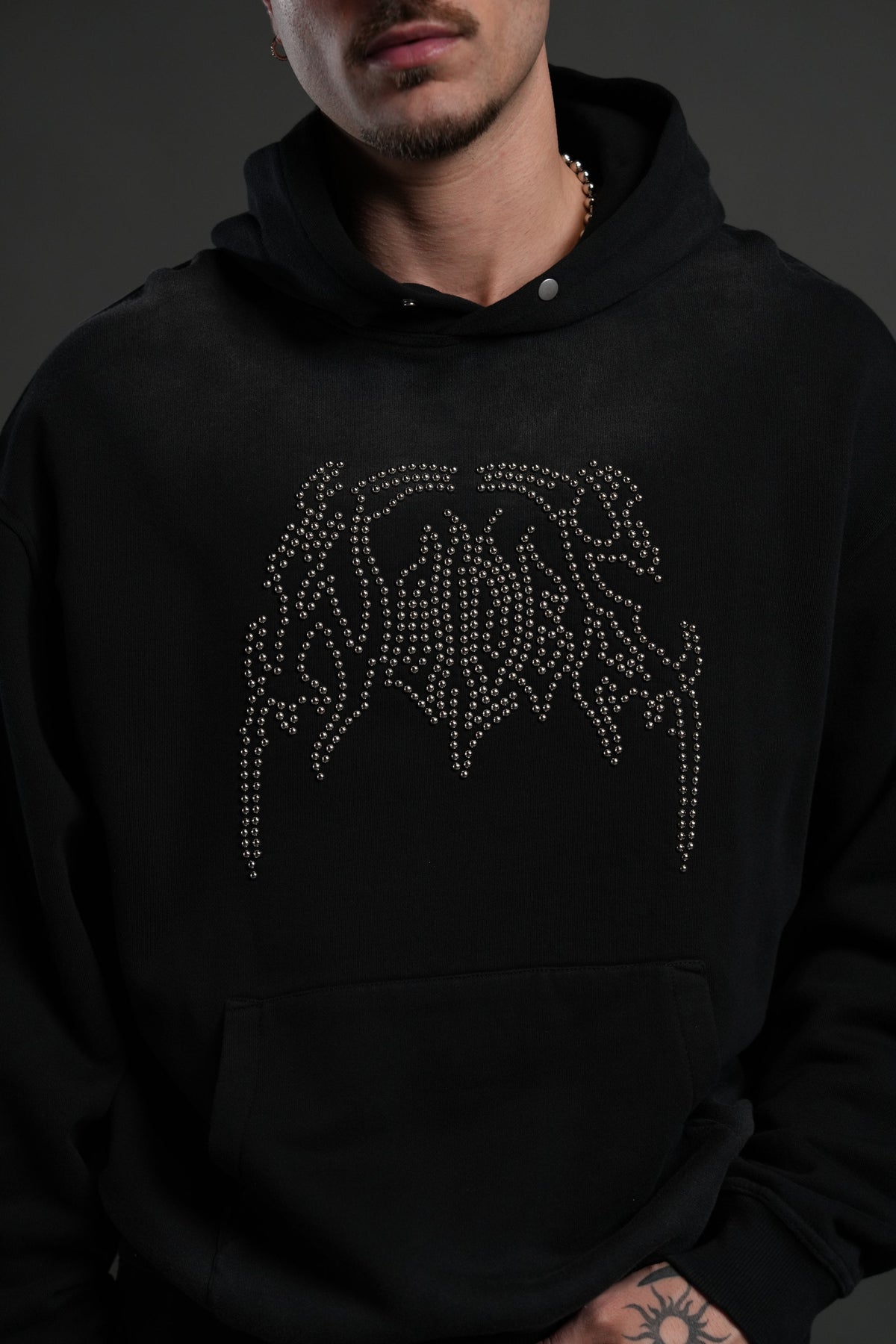 Studded Respect Unisex "Pierce" Hoodie in Black Drift Wash - imagem 3