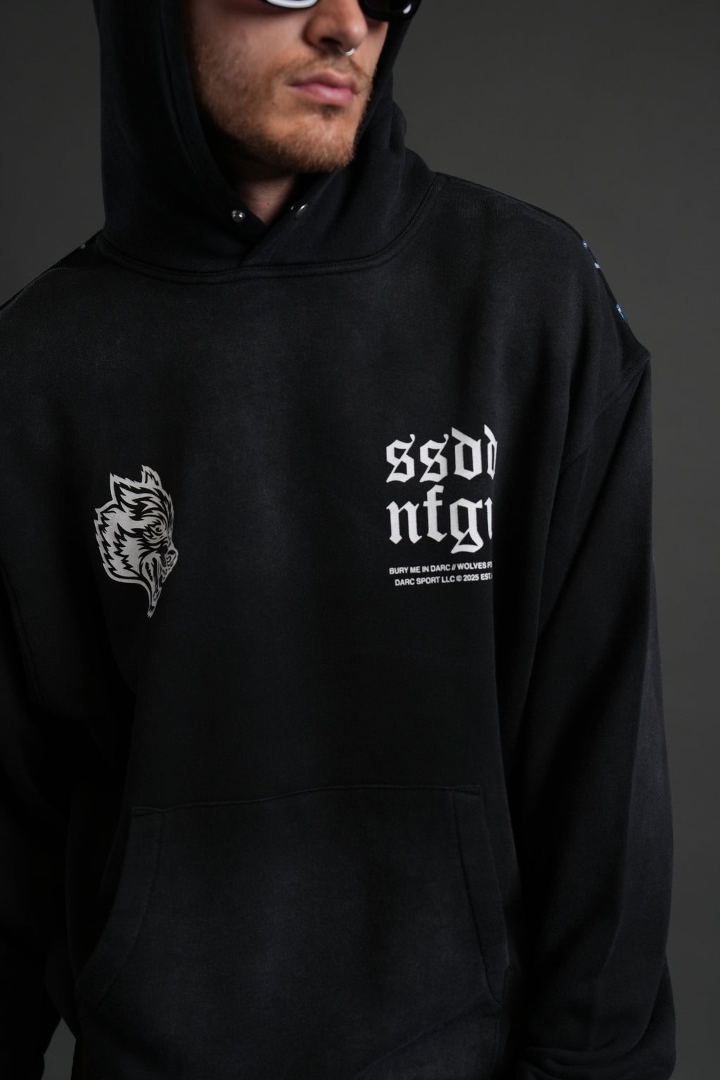 Darc Storm "Pierce" Hoodie in Black Drift Wash — imagem 7