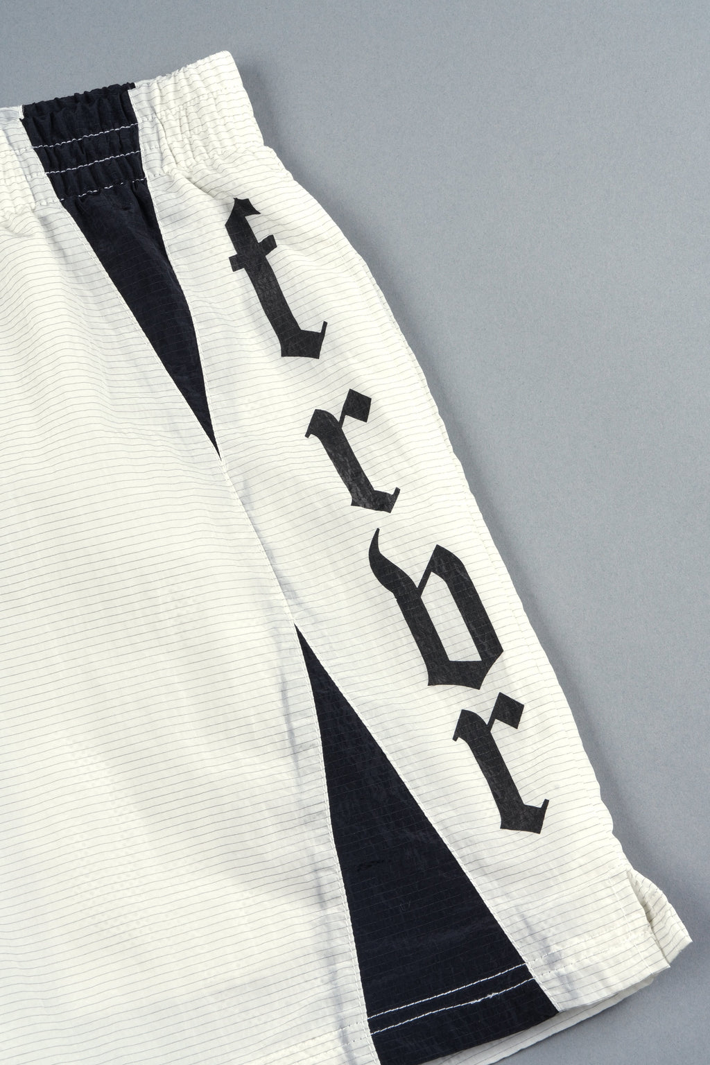 Wlvsfrvr Zdan Shorts In Cream - imagem 10