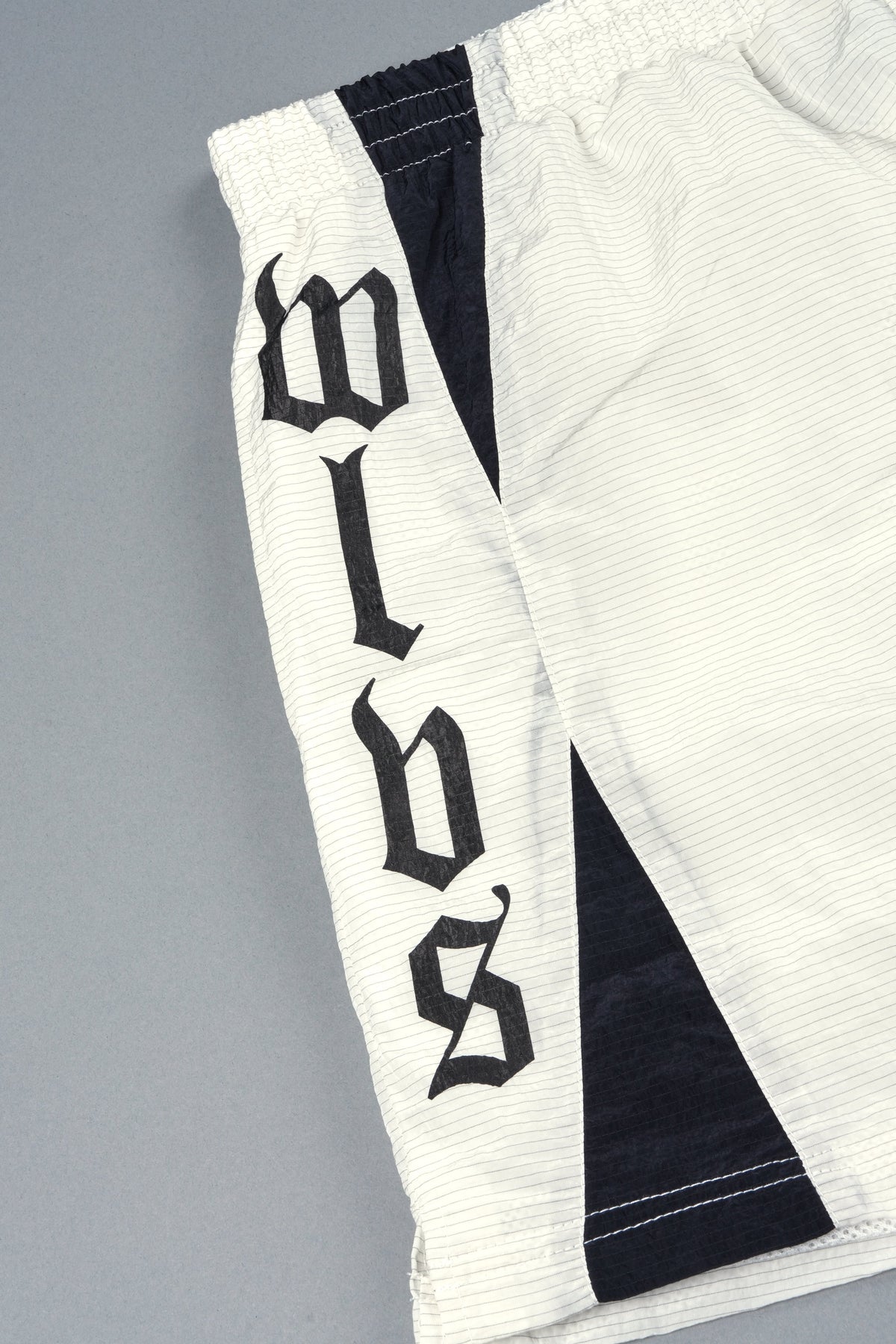 Wlvsfrvr Zdan Shorts In Cream - imagem 11
