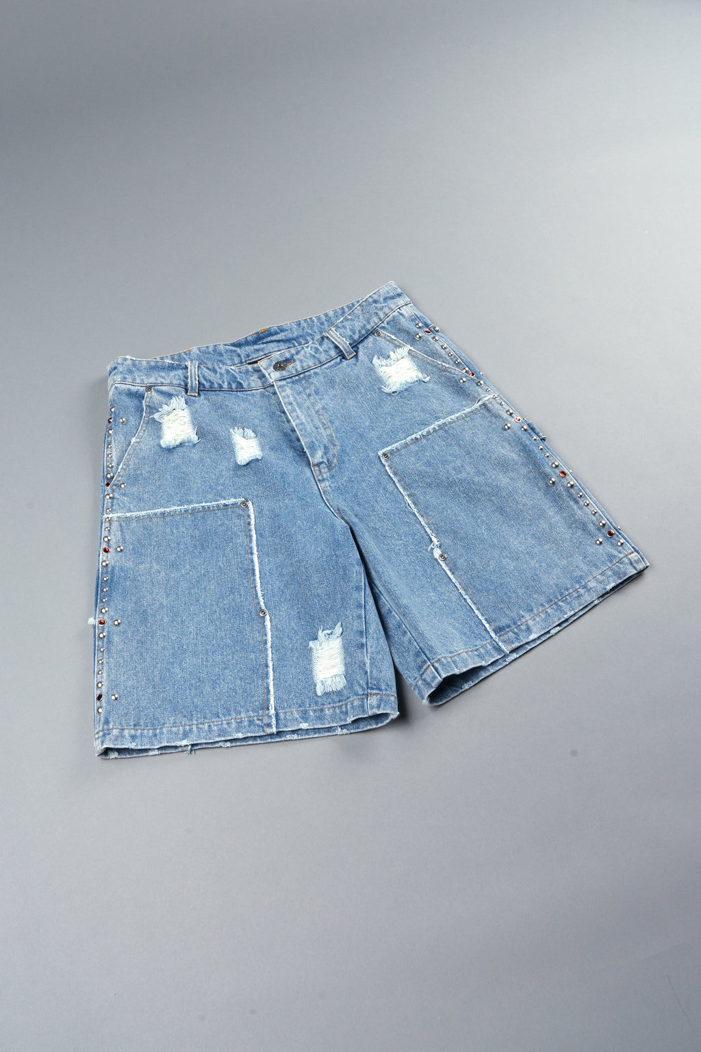 Wolves Heritage Distressed Denim Carpenter Shorts In Light Wash - imagem 8