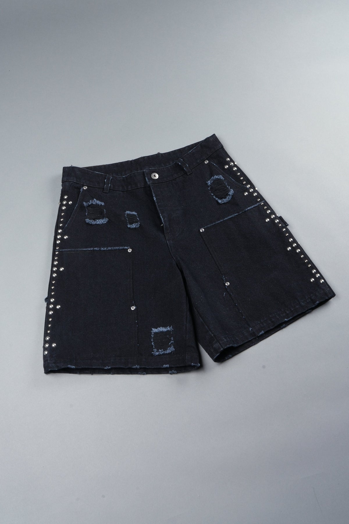 Wolves Heritage Distressed Denim Carpenter Shorts In Black - imagem 3