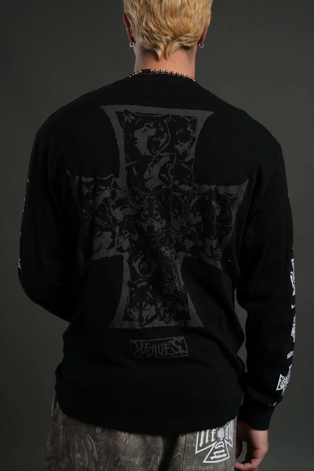 Iron Wolf Pack "Premium" L/S Tee in Black - imagem 8