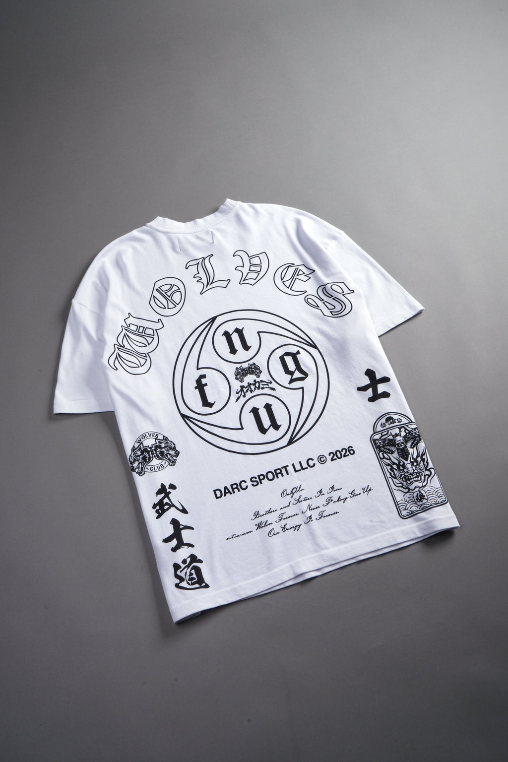 Kazoku Okami Premium Oversized Tee in White — imagem 15