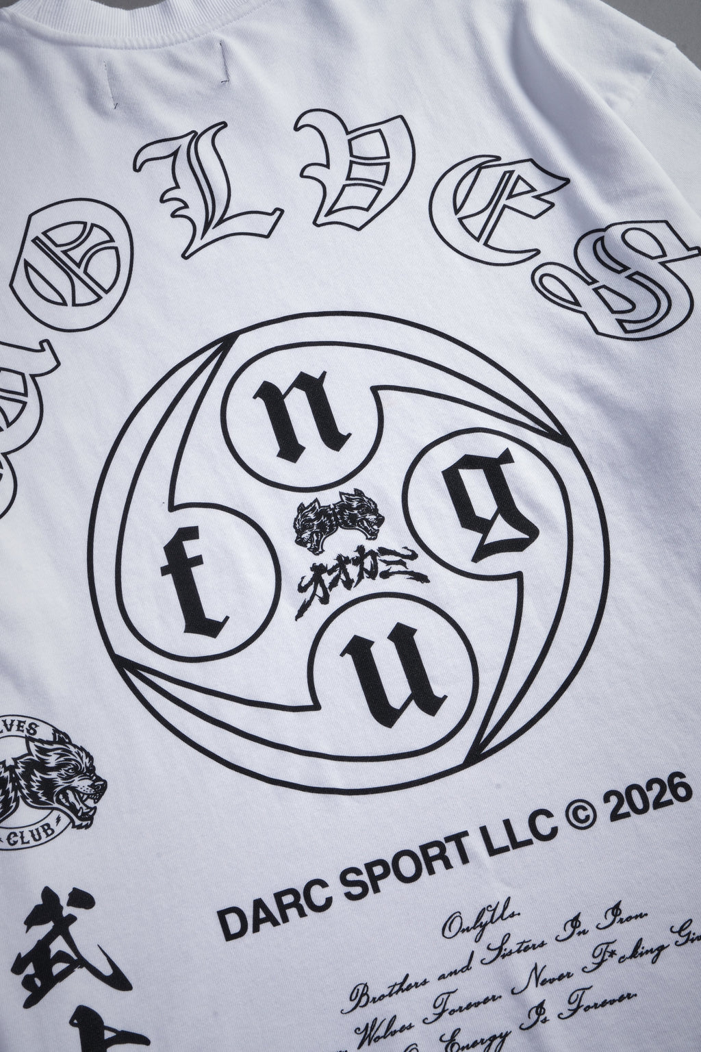 Kazoku Okami Premium Oversized Tee in White — imagem 17