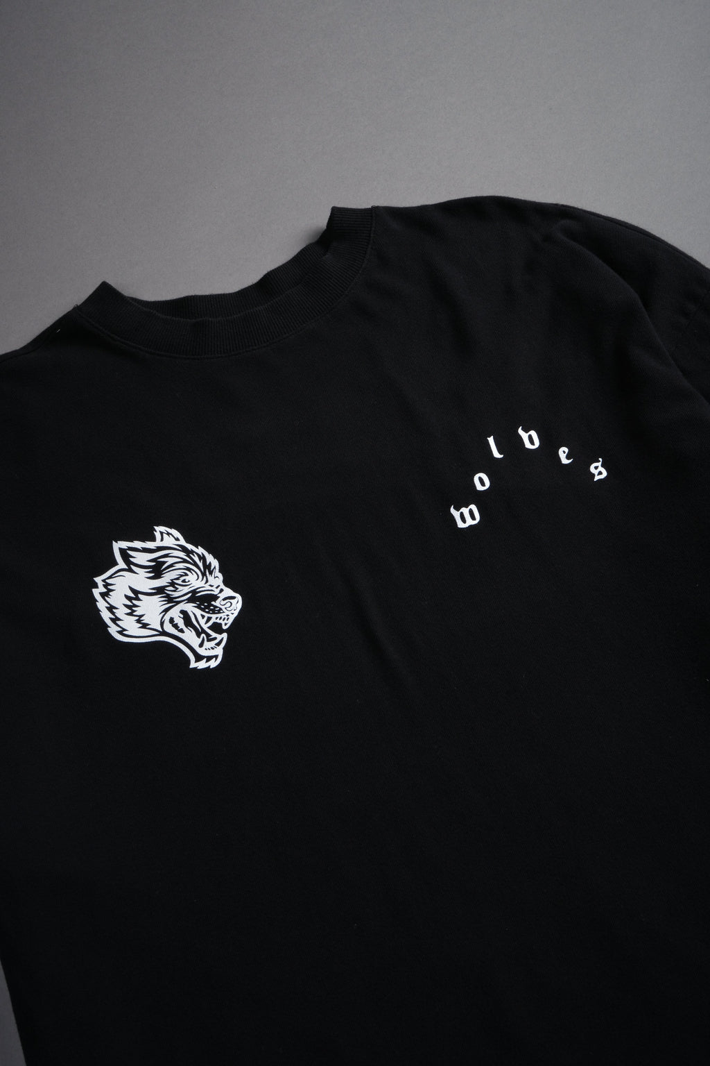 Shao Kahn Premium Oversized Tee in Black — imagem 9