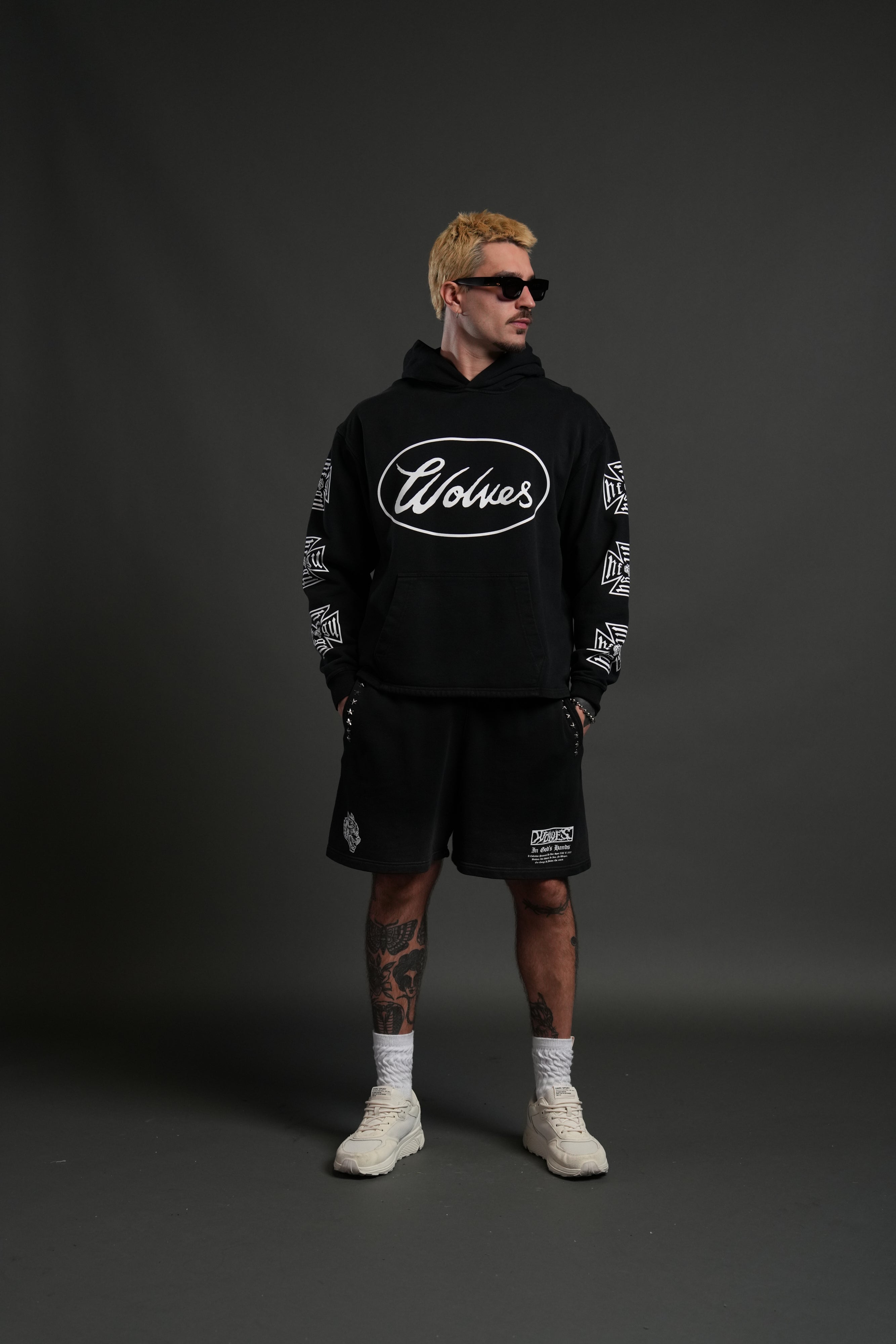 True to Our Core "Moaty" Hoodie in Black Drift Wash — imagem 5