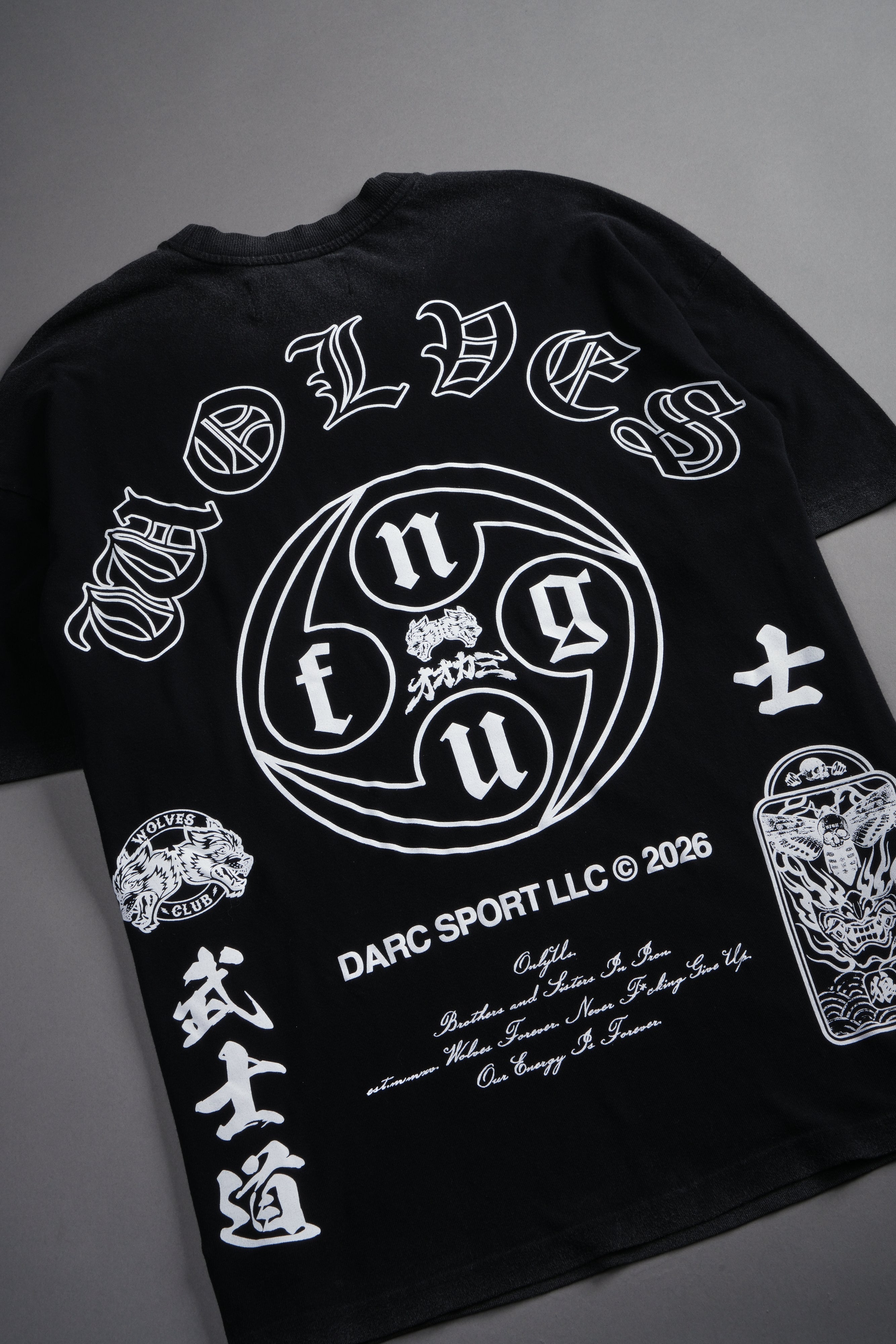 Kazoku Okami Premium Oversized Tee in Black — imagem 17