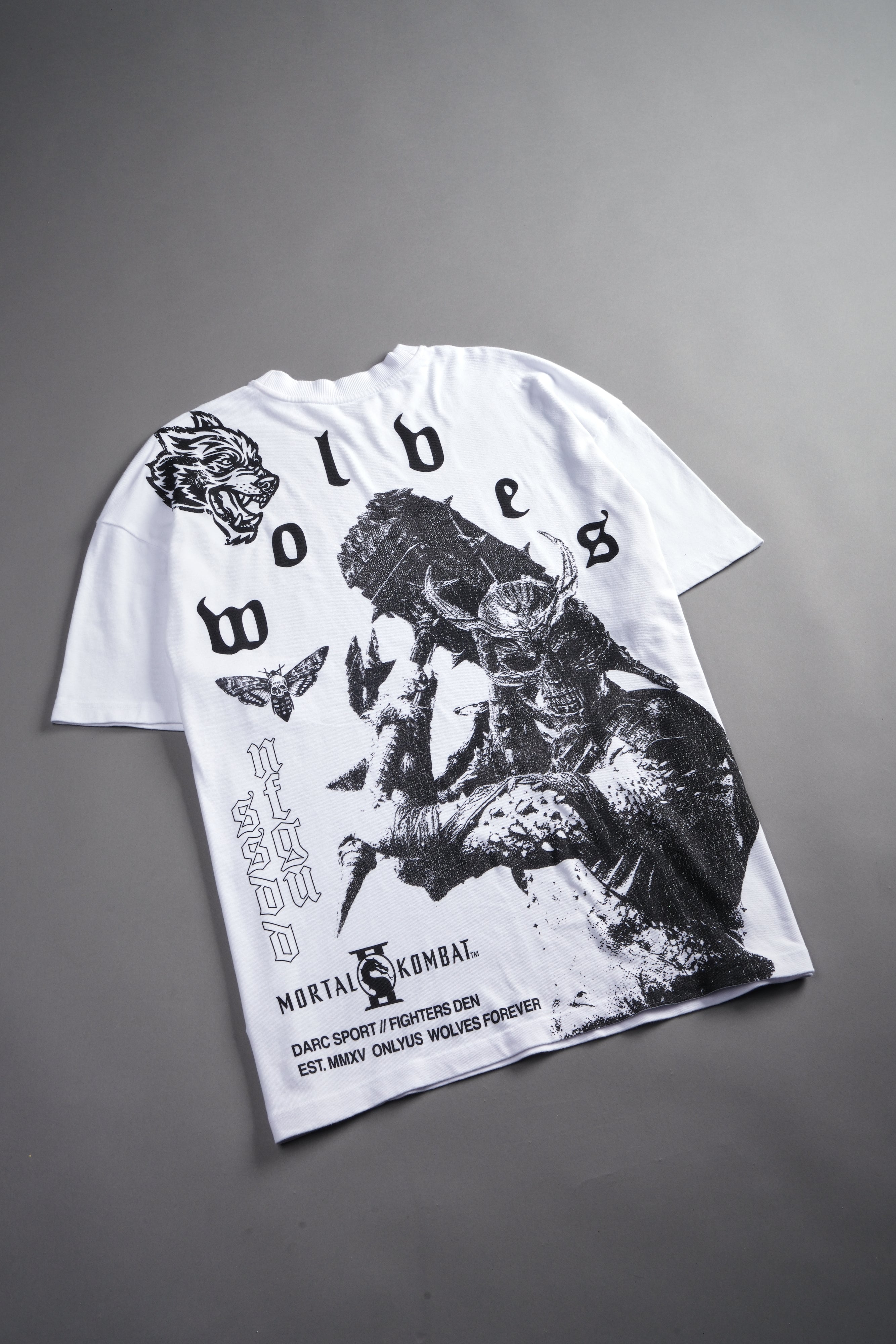 Shao Kahn Premium Oversized Tee in White — imagem 10