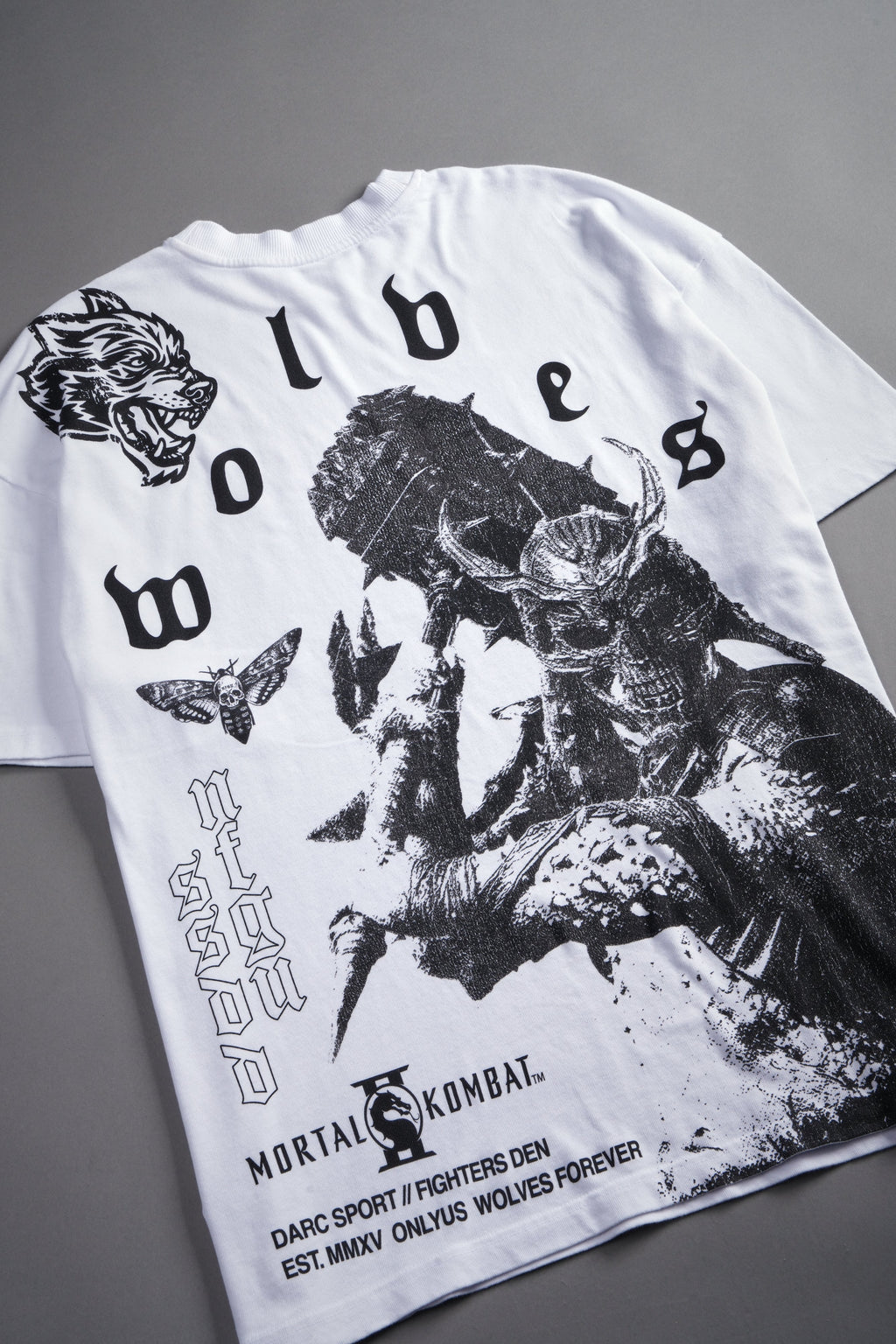 Shao Kahn Premium Oversized Tee in White — imagem 11