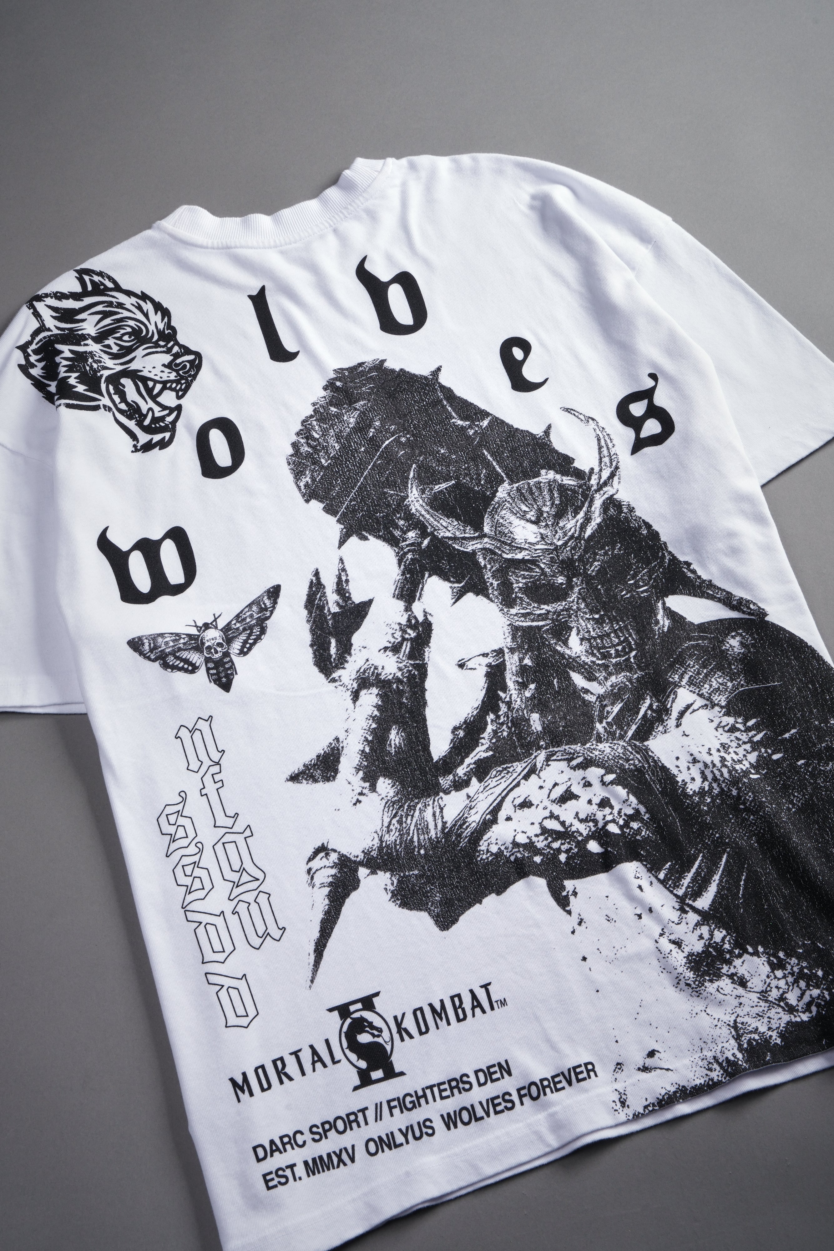 Shao Kahn Premium Oversized Tee in White — imagem 11