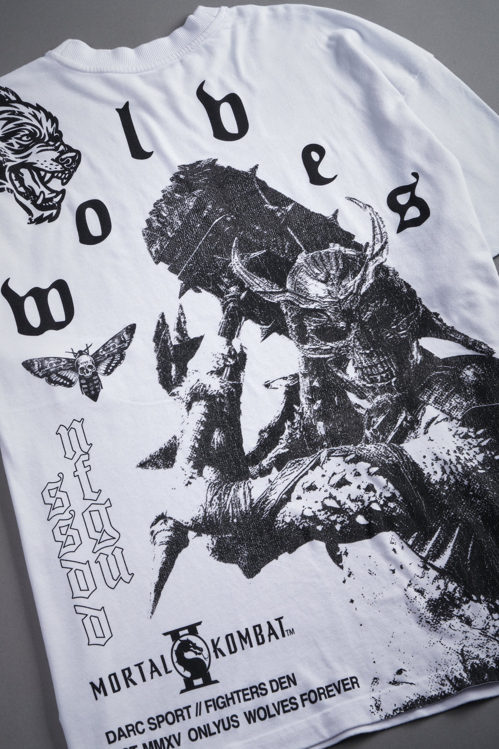 Shao Kahn Premium Oversized Tee in White — imagem 12