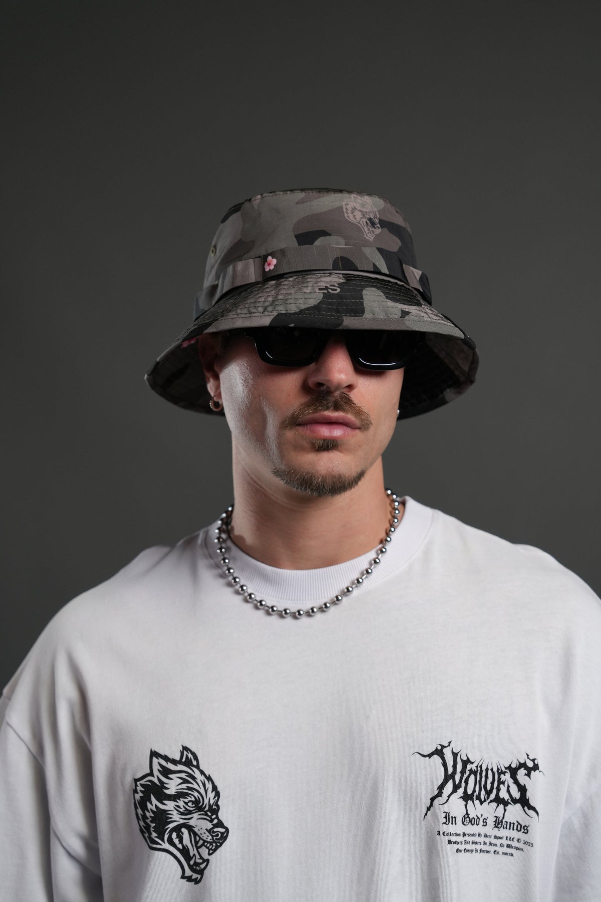 Wolf Patch V2 Boonie Bucket Hat in Vintage Blossom Woodland Camo - imagem 2
