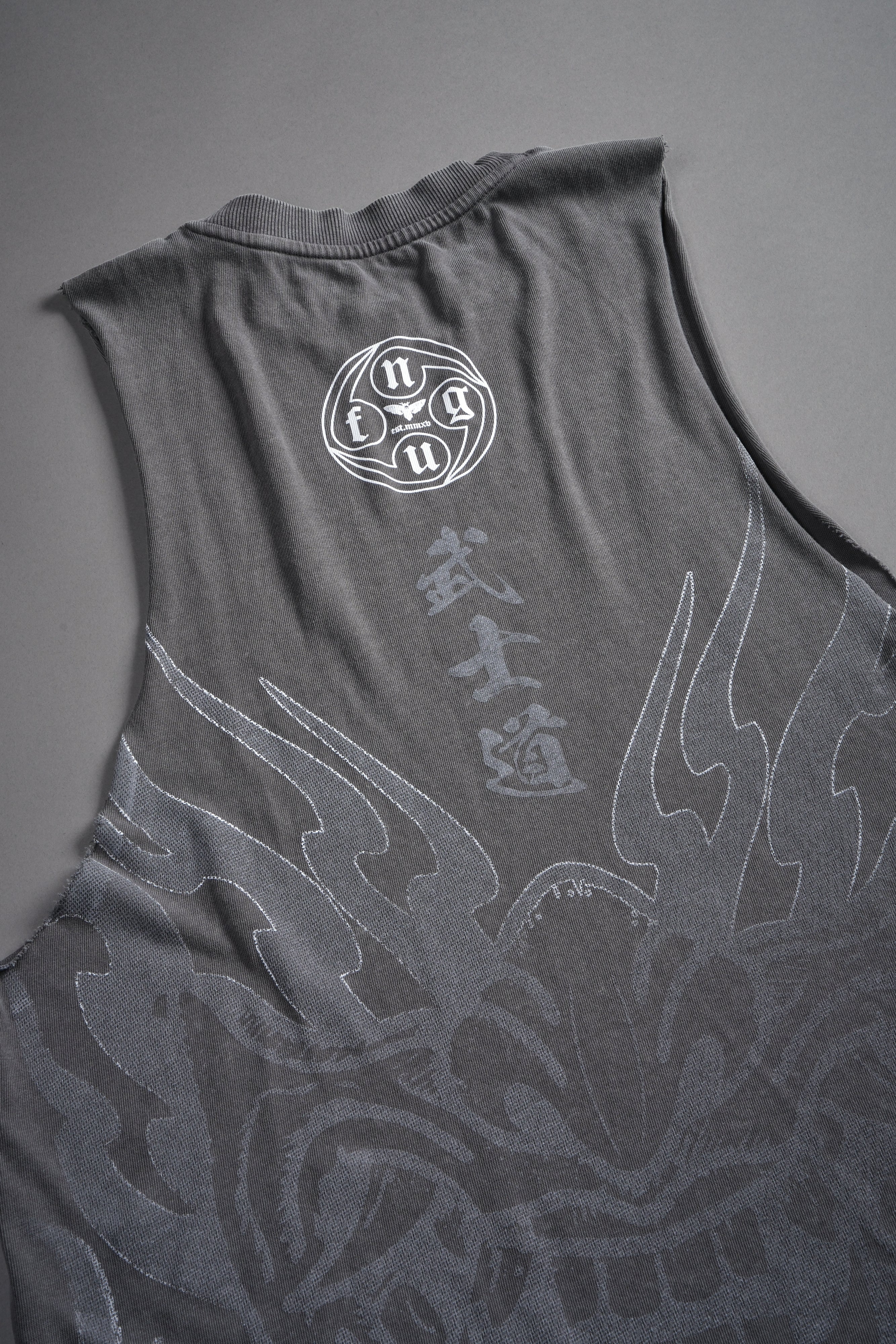 Half Mask Tommy Muscle Tee in Slate Gray — imagem 10